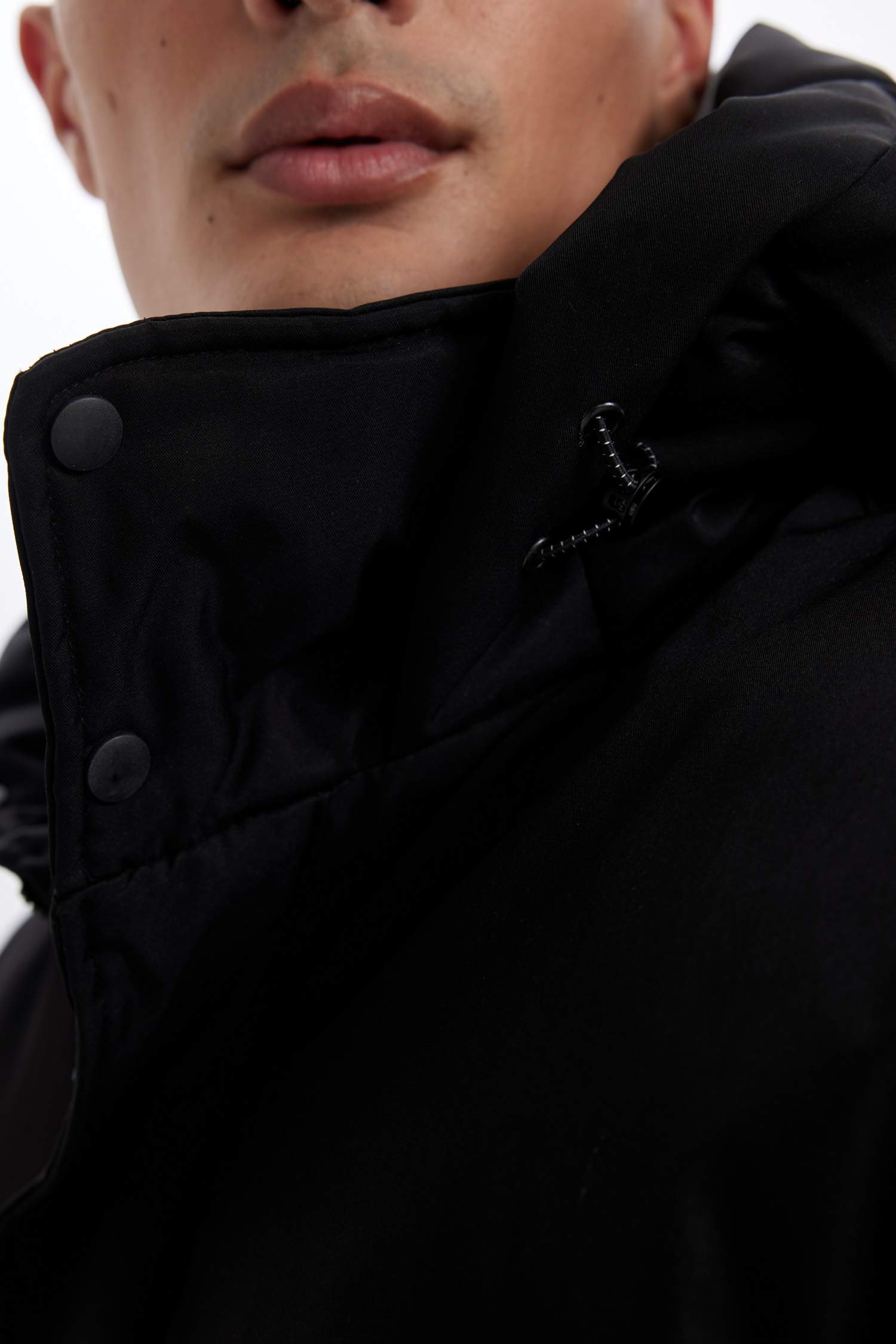 Su İtici Regular Fit Kapuşonlu Cepli Astarlı Uzun Şişme Mont