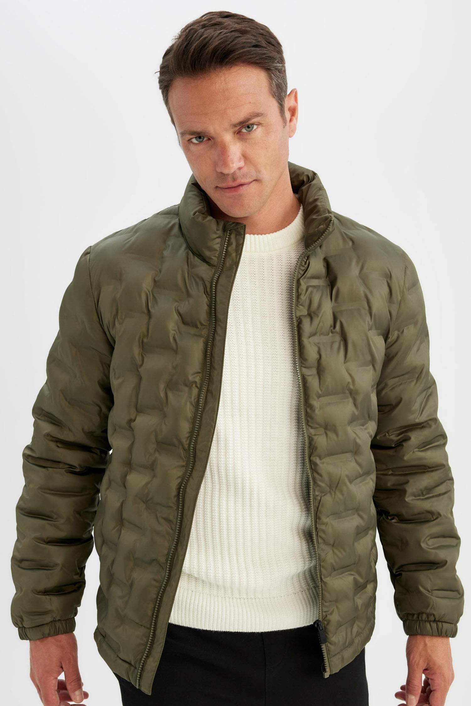 Su İtici Kapitone Slim Fit Dar Kesim Dik Yaka Astarlı Fermuarlı Cepli Kışlık Şişme Mont