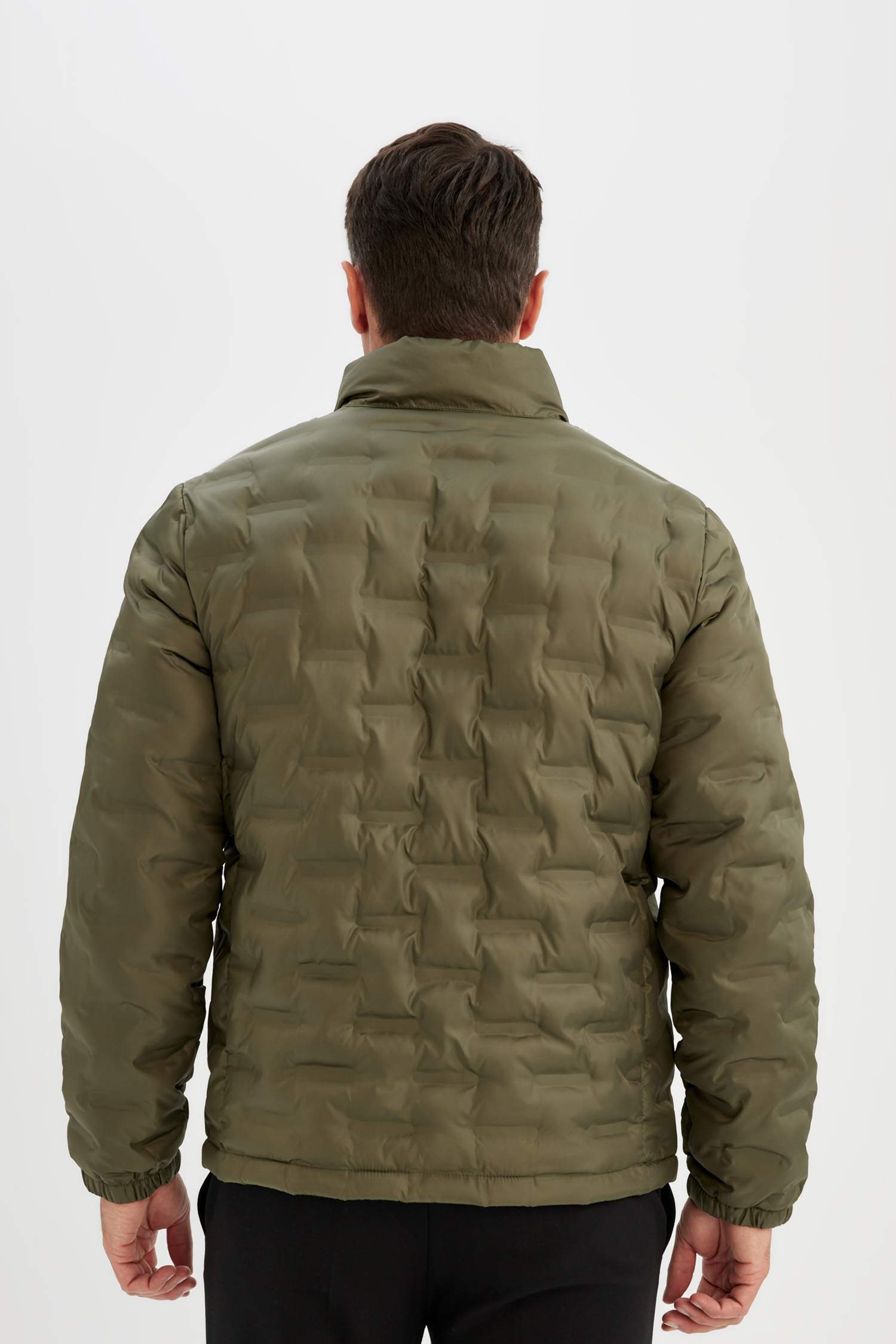 Su İtici Kapitone Slim Fit Dar Kesim Dik Yaka Astarlı Fermuarlı Cepli Kışlık Şişme Mont