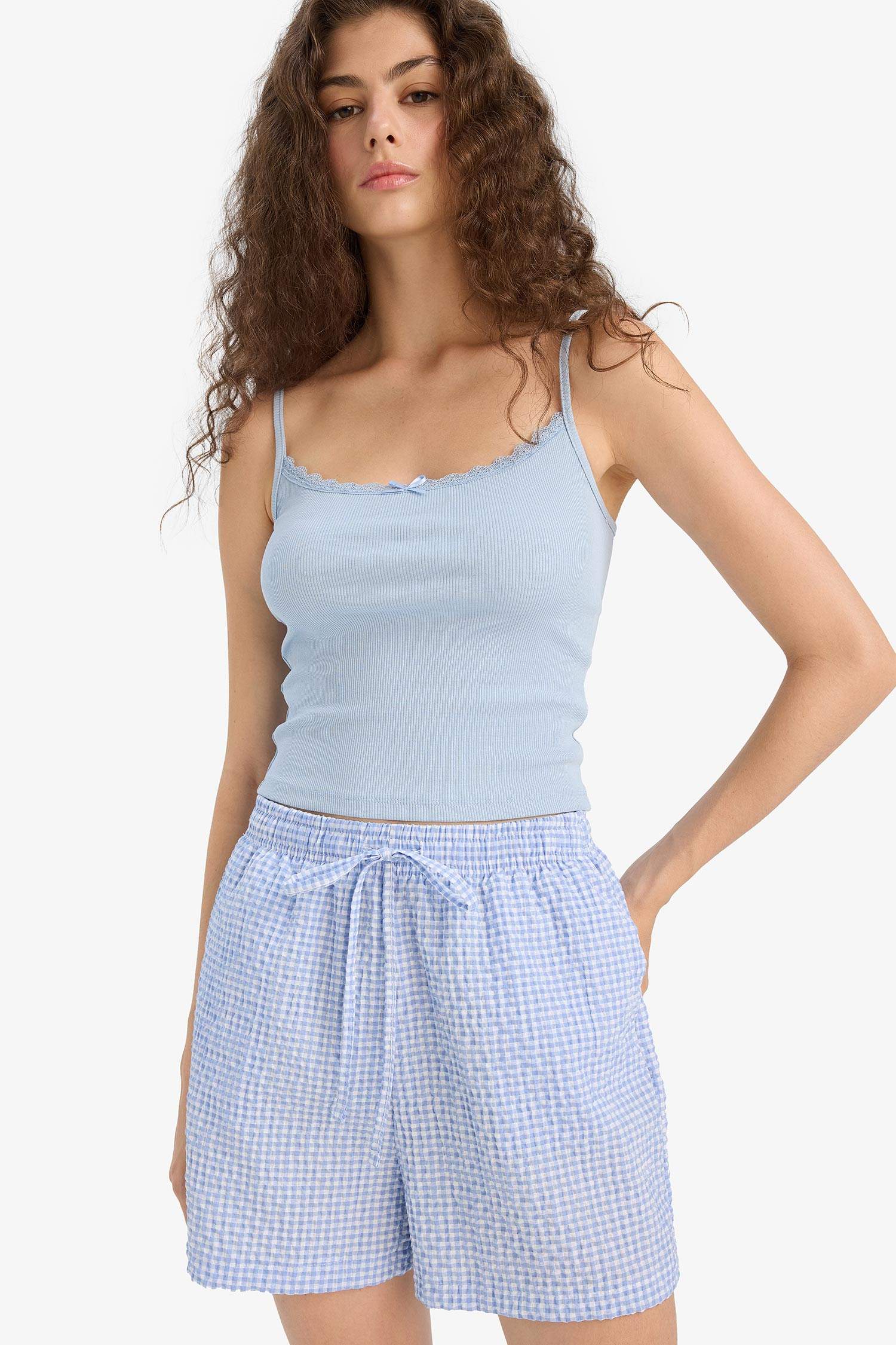 فانيلة مضلع مخصر بياقة V