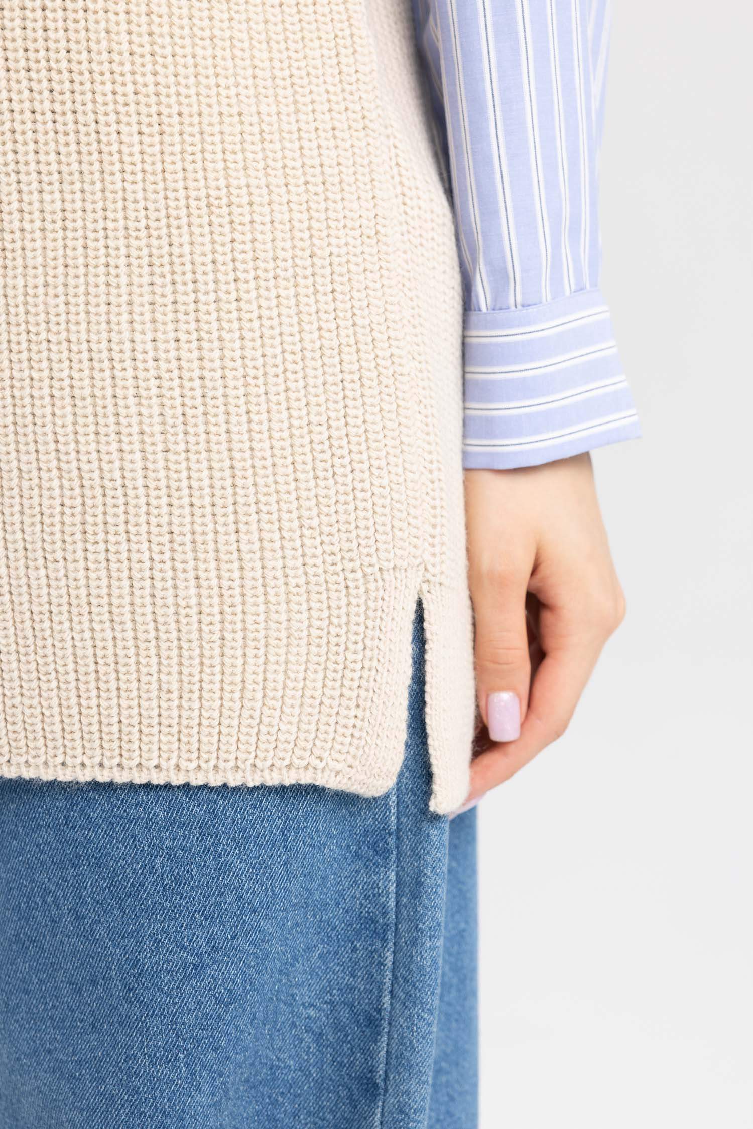 Regular Fit V Yaka Yandan Yırtmaçlı Triko Süveter Tunik