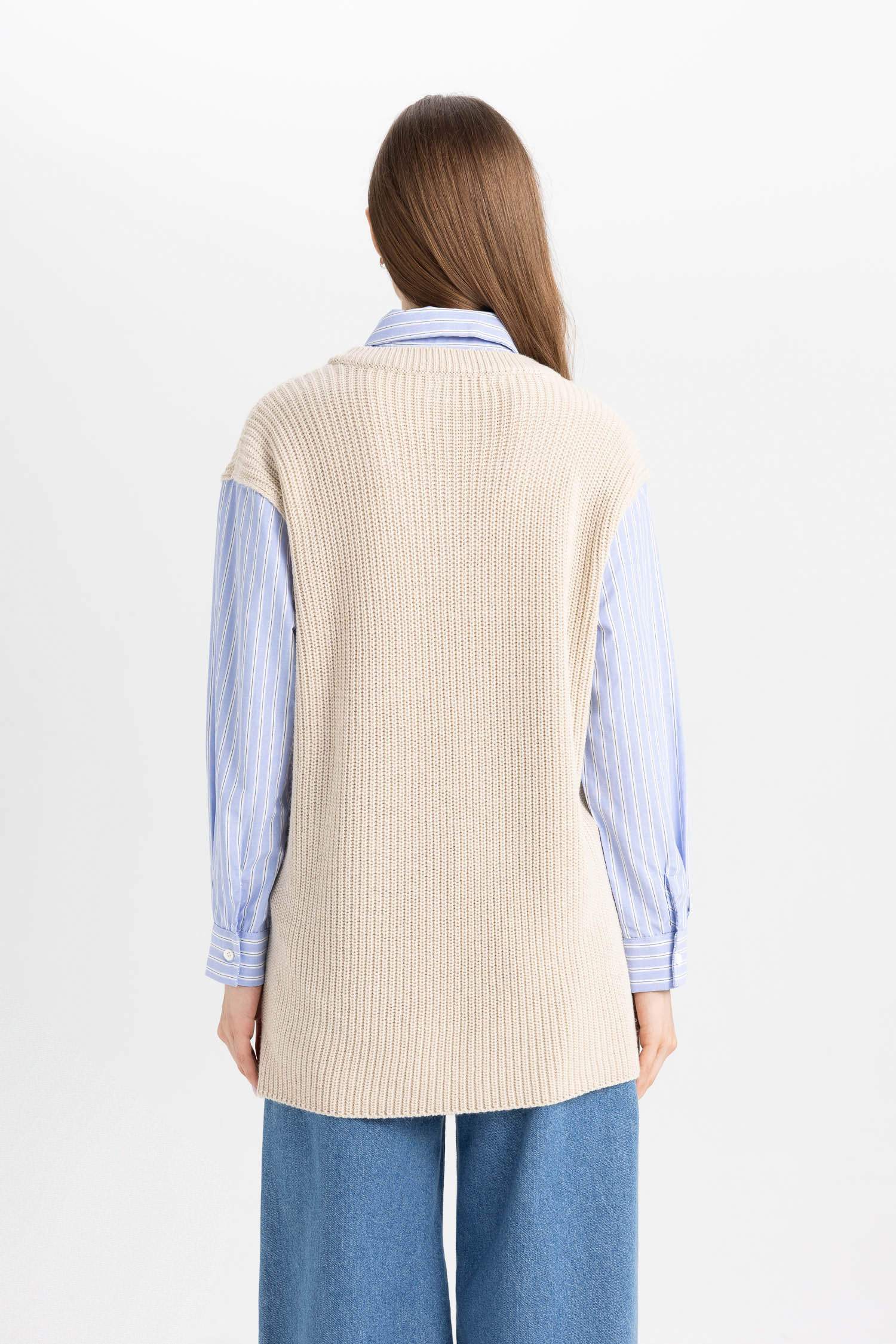 Regular Fit V Yaka Yandan Yırtmaçlı Triko Süveter Tunik