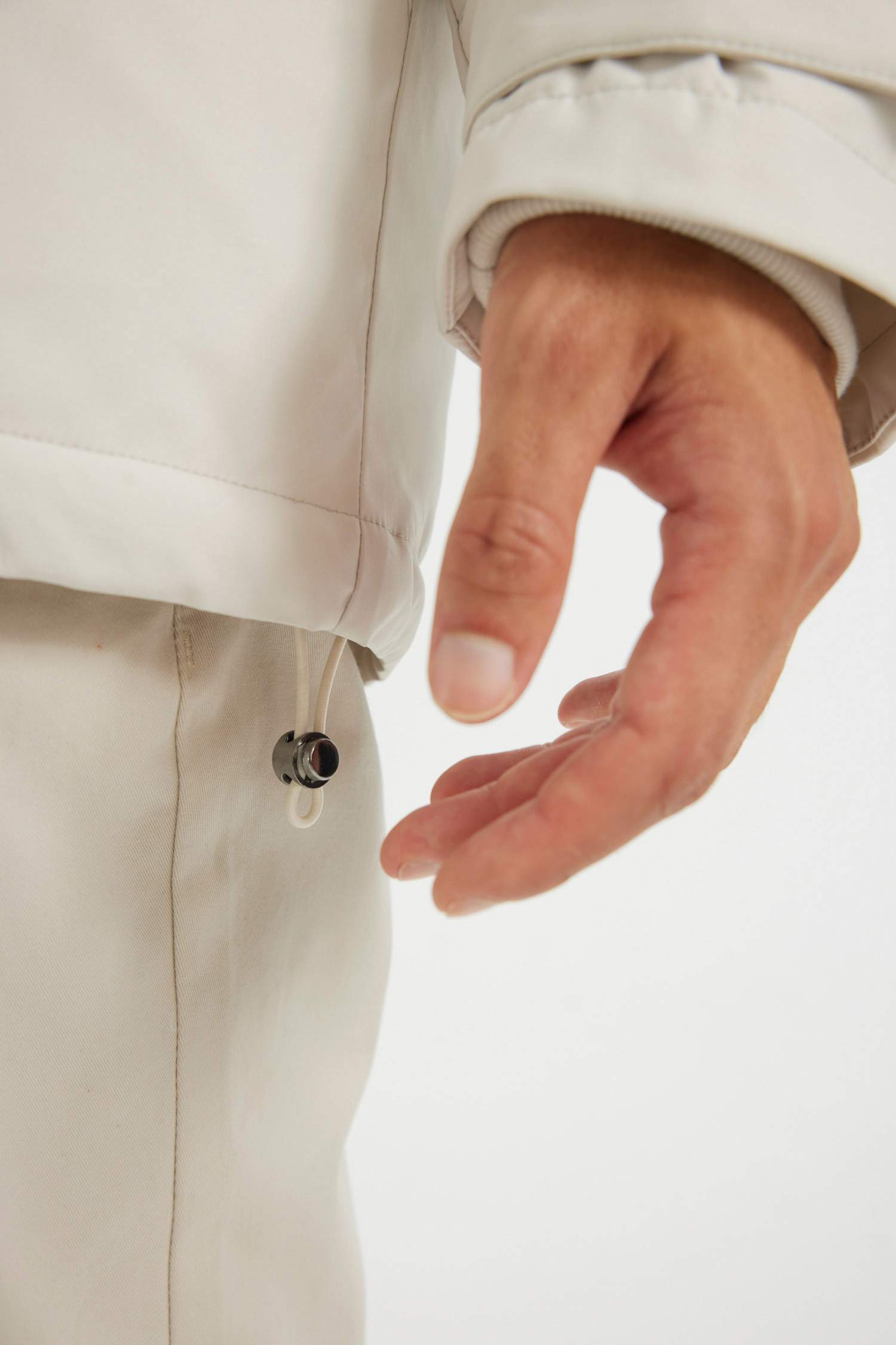 Regular Fit Kapüşonlu Fermuarlı Cepli Kürklü Mont Parka