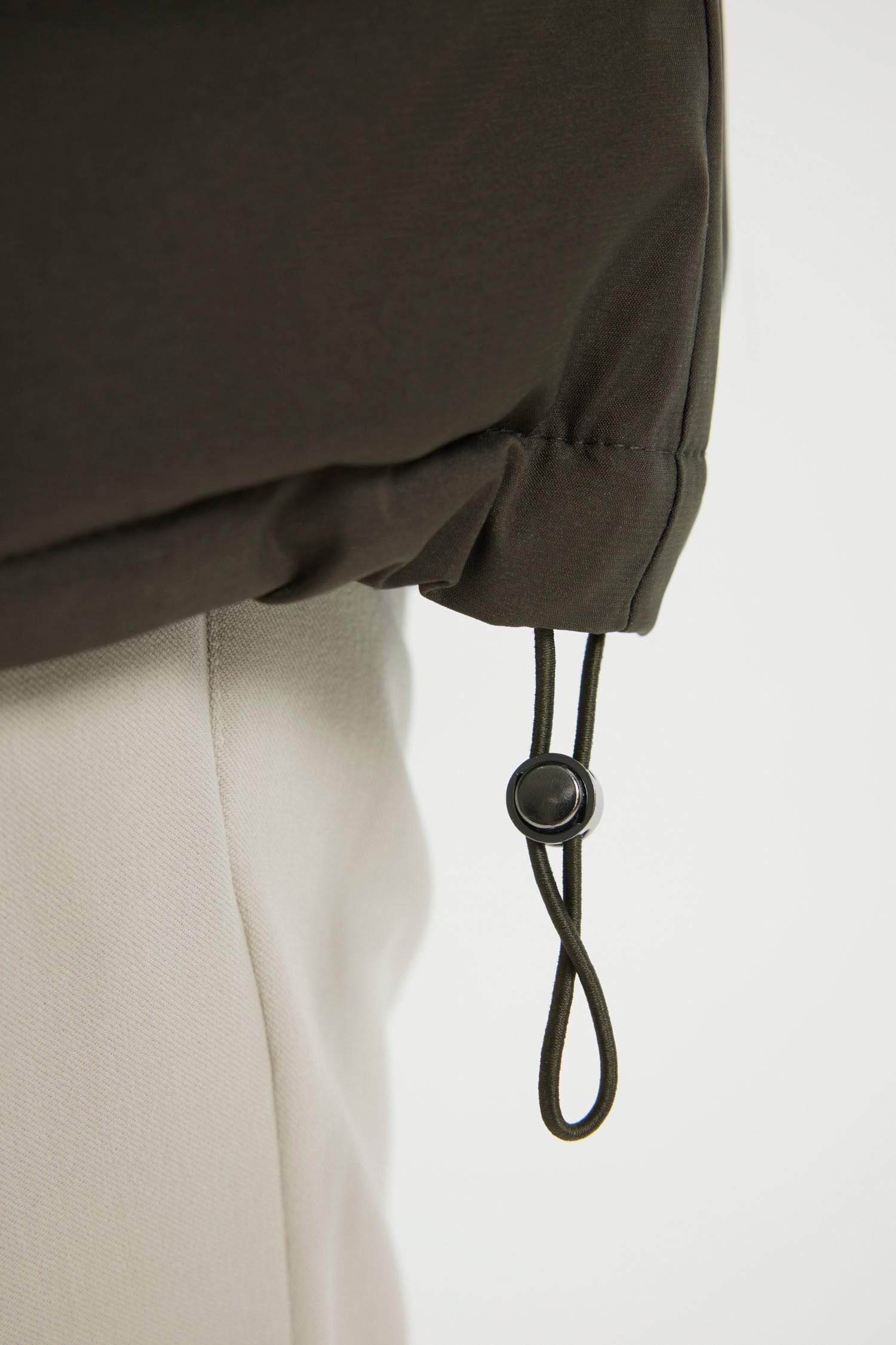 Regular Fit Kapüşonlu Fermuarlı Cepli Kürklü Mont Parka