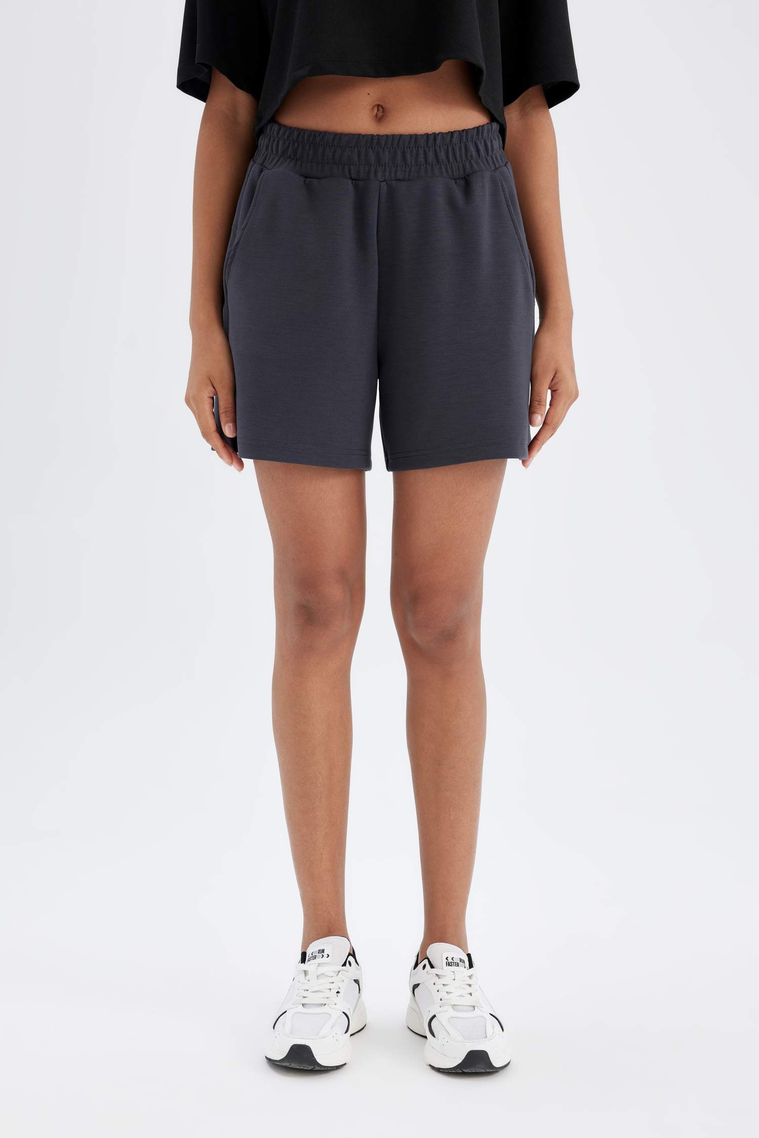 شورت رياضي قصير قصة عادية من DeFactoFit