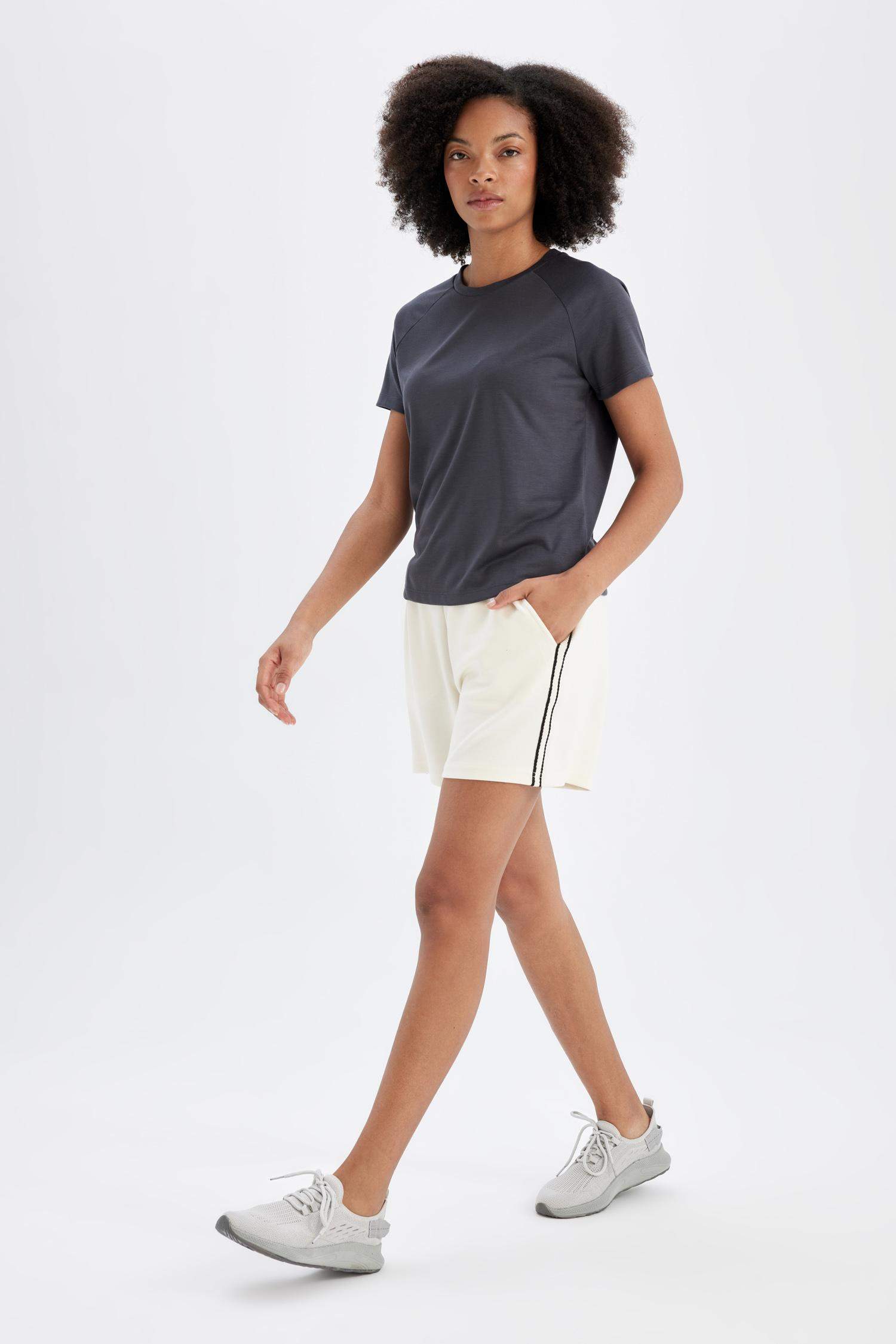 Standart Fit Sporcu Kısa Paça Modal Şort