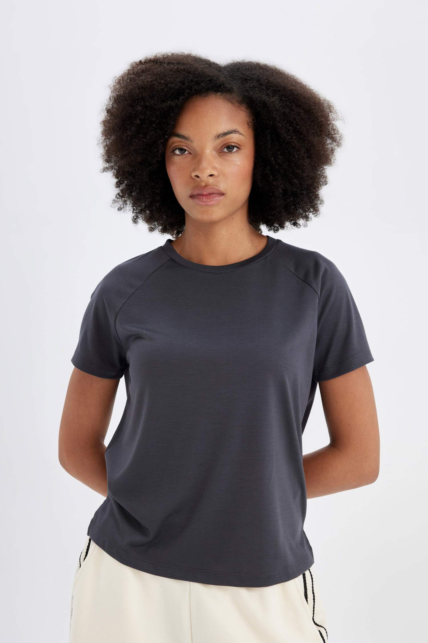 تيشيرت نص كم كروب توب نسيج مشروط برقبة مستديرة