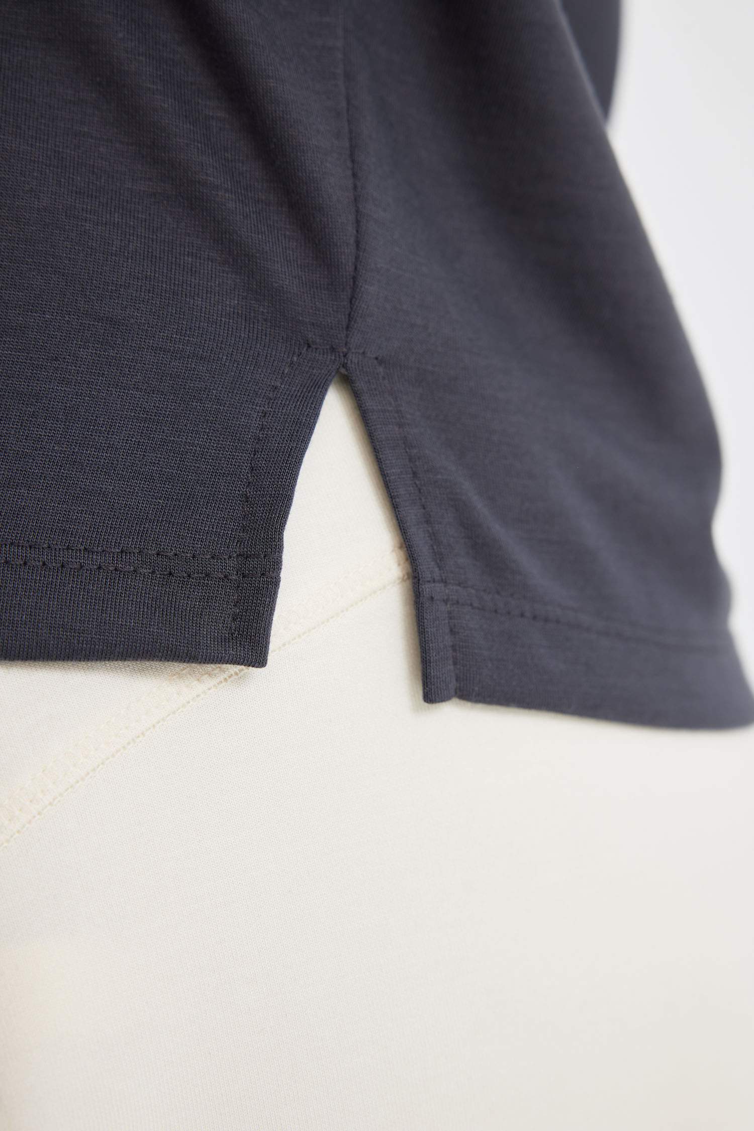 تيشيرت نص كم كروب توب نسيج مشروط برقبة مستديرة