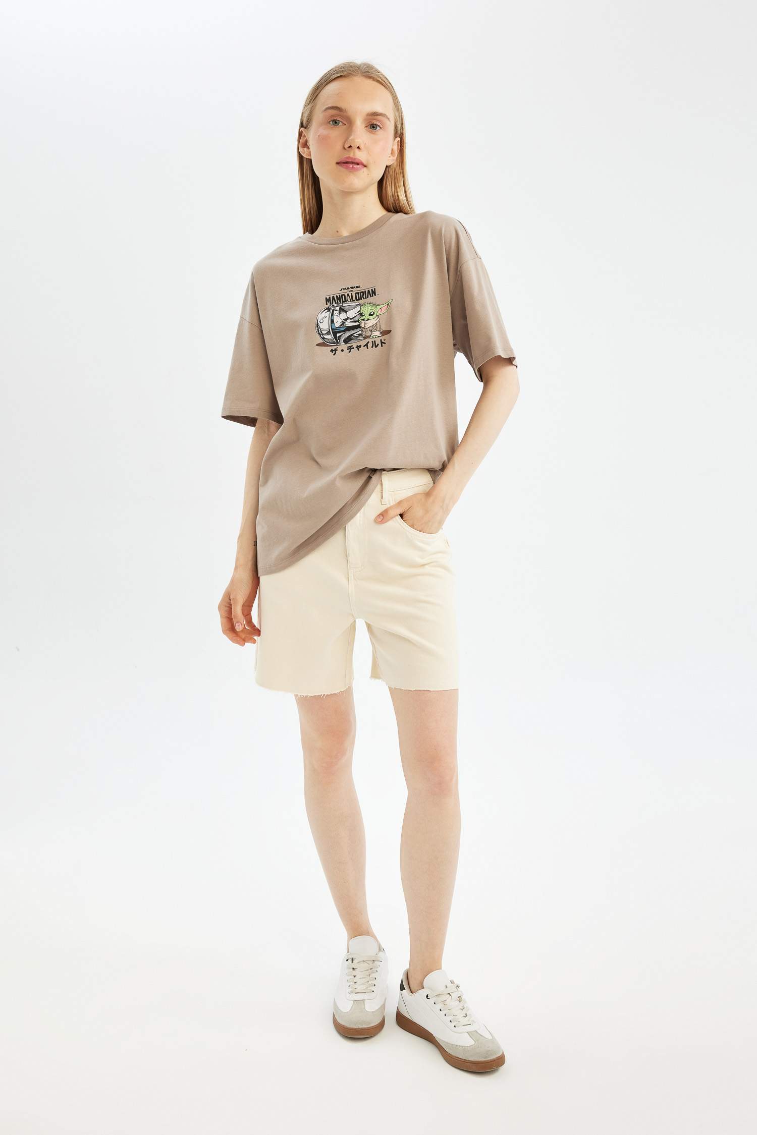 Star Wars-Mandalorian Oversize Fit Printed T-Shirt