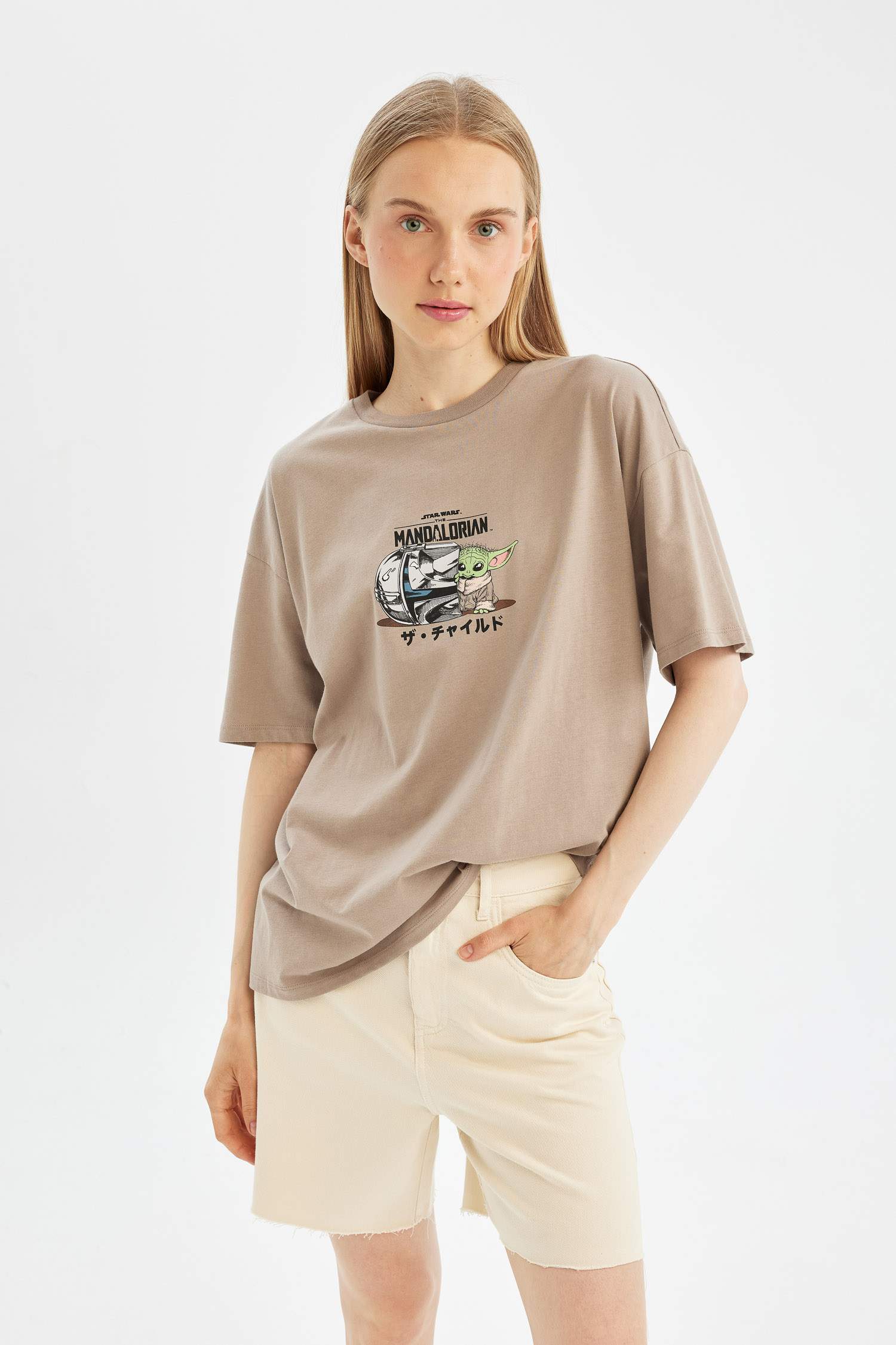 Star Wars-Mandalorian Oversize Fit Printed T-Shirt