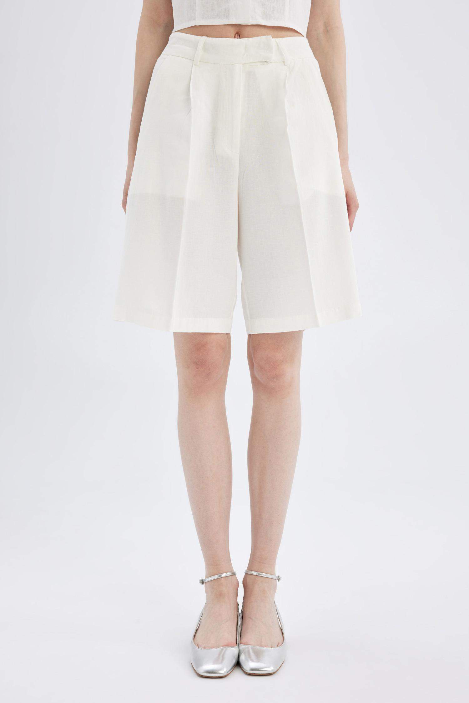 Short en satin Taille haute