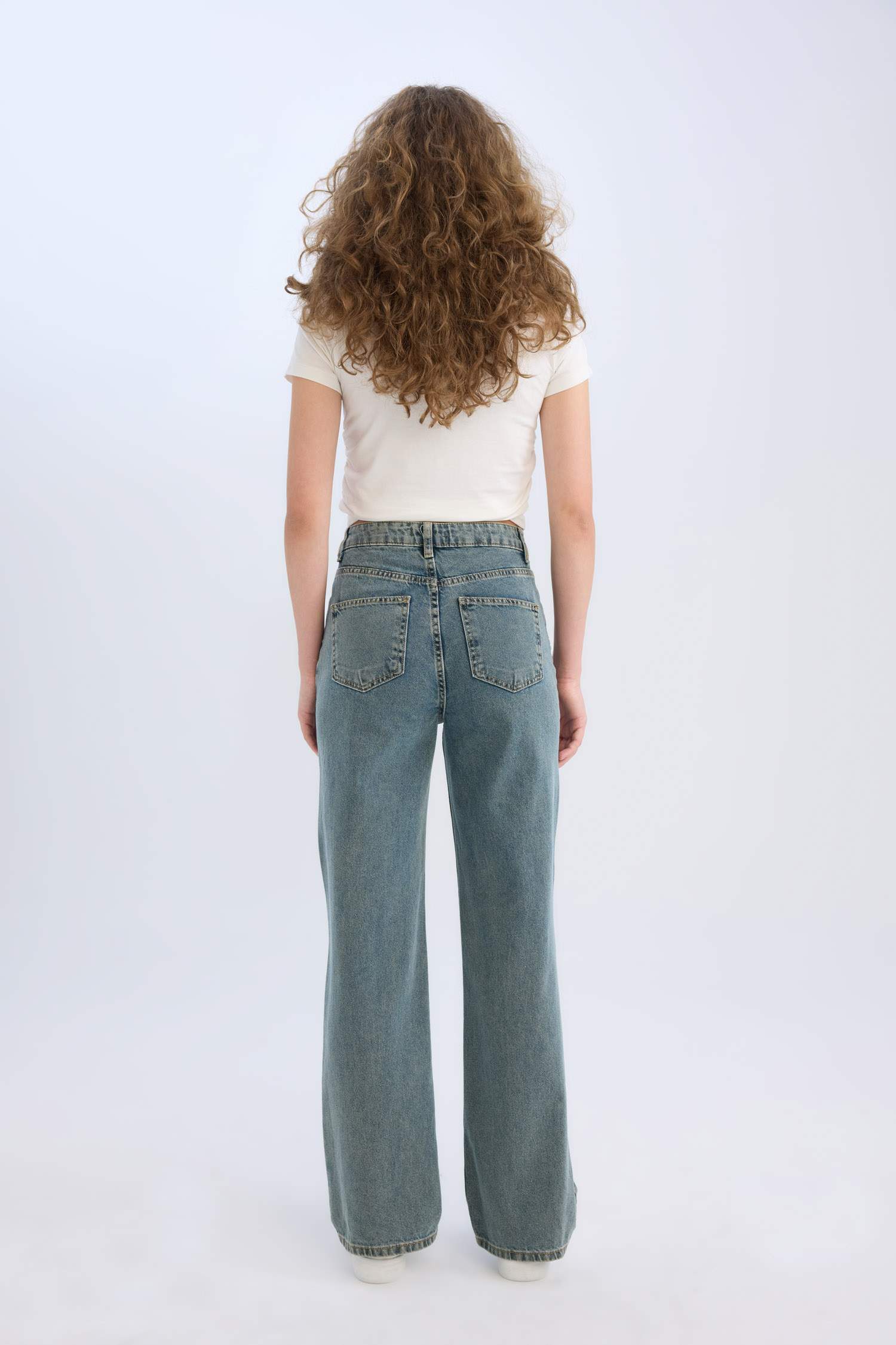 سروال جينز واسع