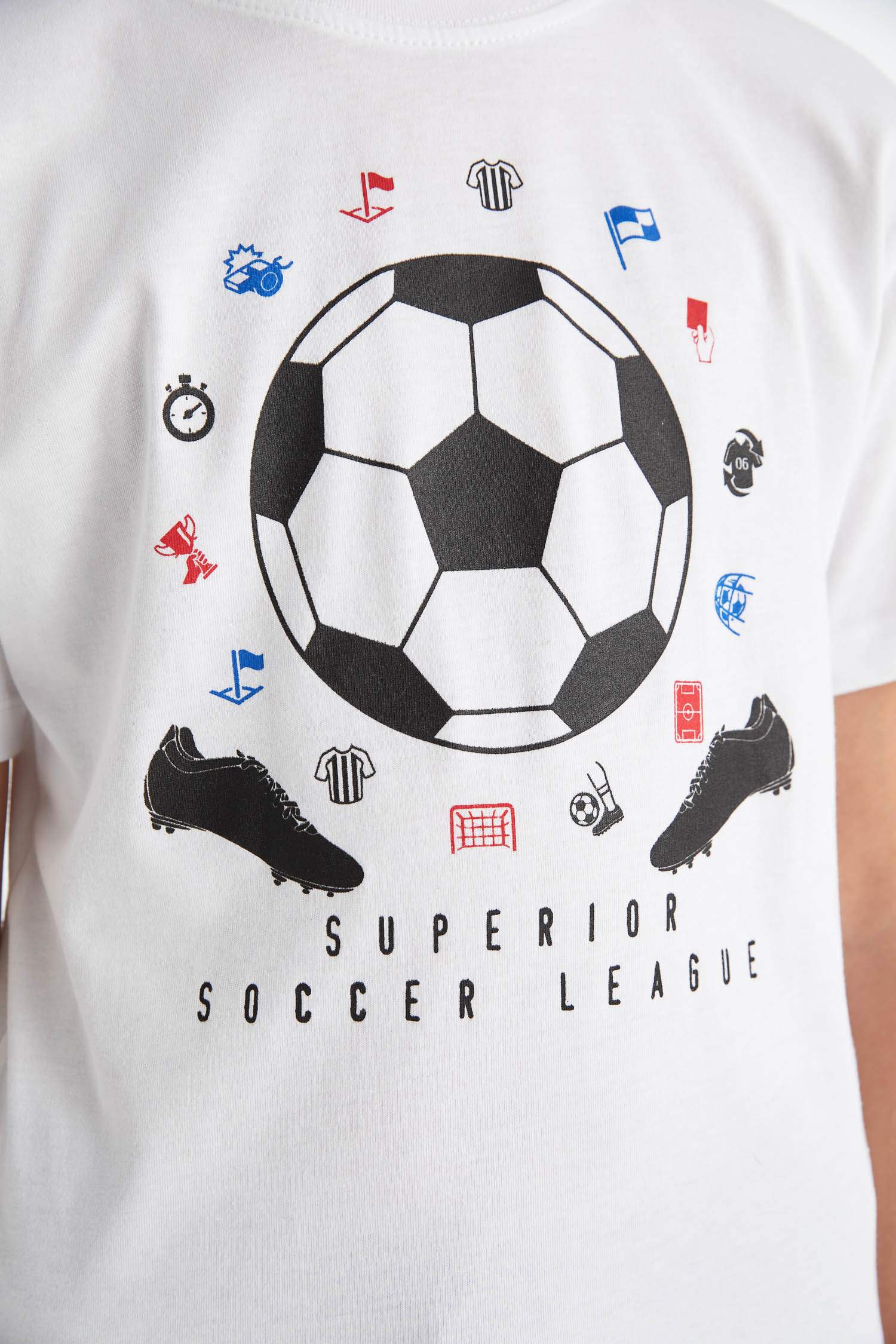 طقم ولادي تيشيرت وشورت - قطعتين