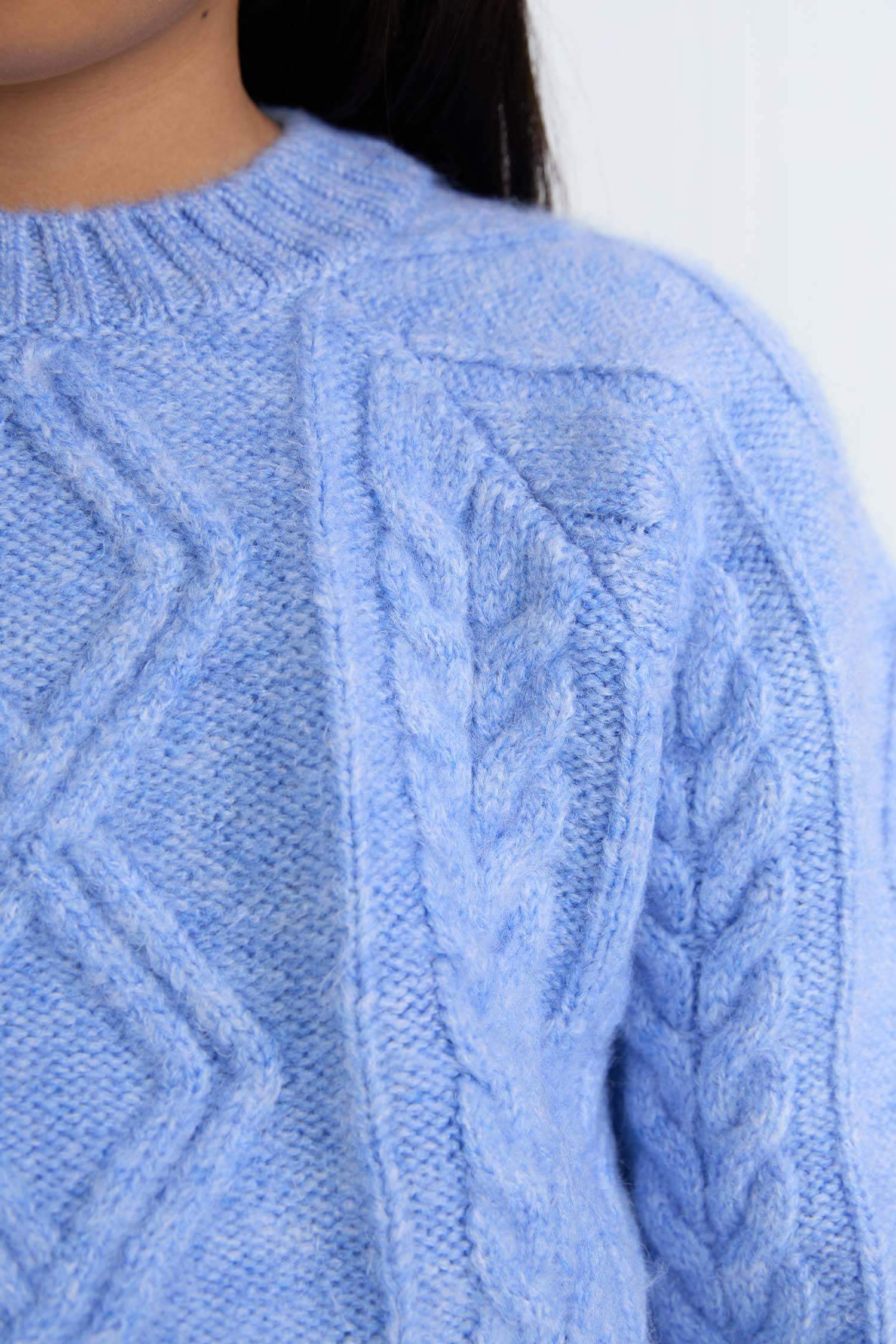 بلوفر قصة عادية برقبة مستديرة