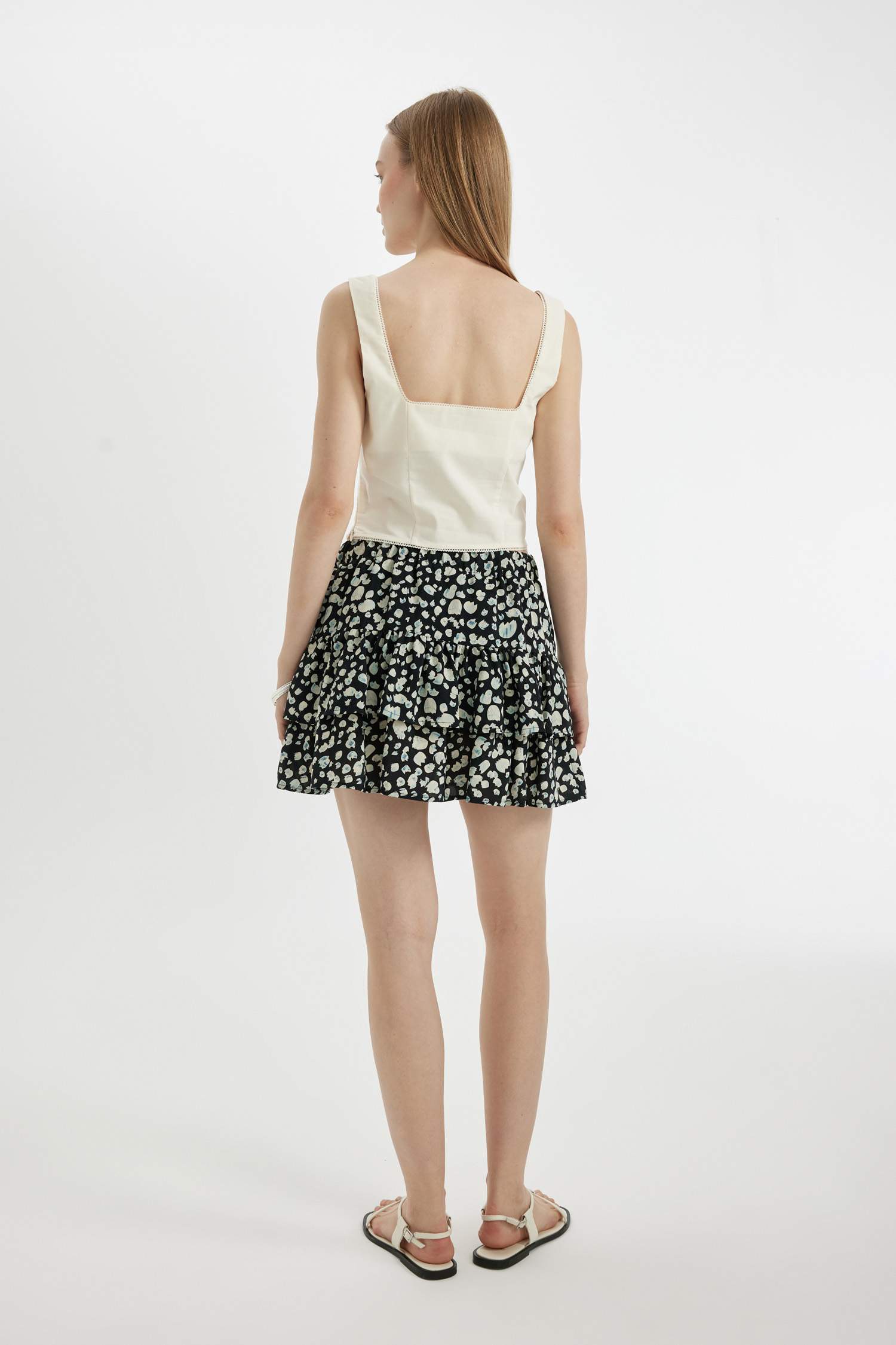 تنورة قصيرة مطبوع منسوج بخصر عالي