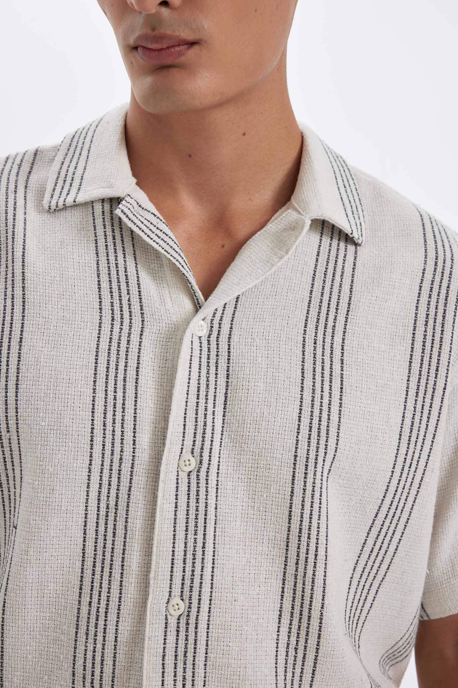 Chemise à Manches Courtes rayé à Col Polo