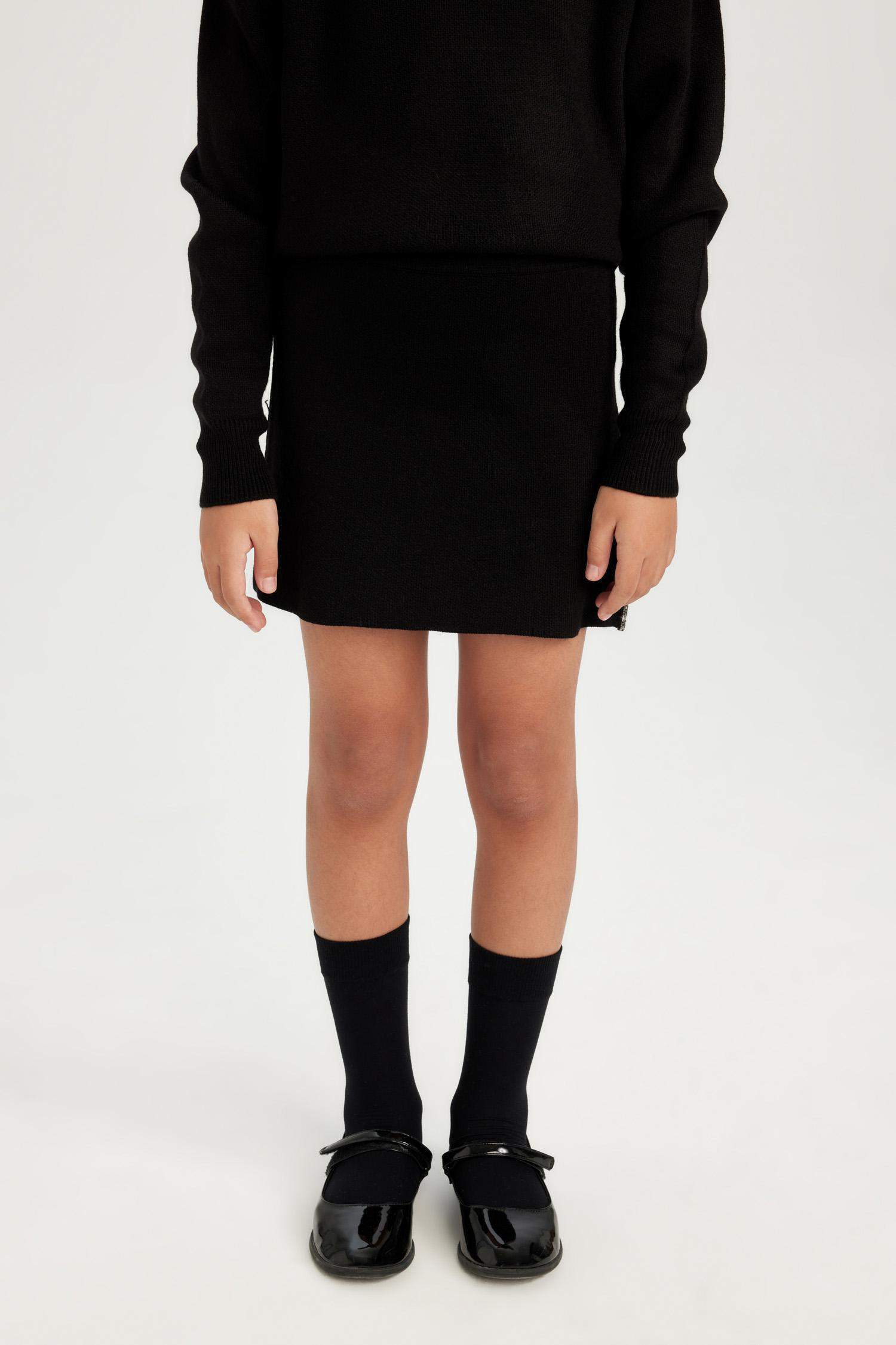 Kız Çocuk Siyah Taşlı Triko Etek