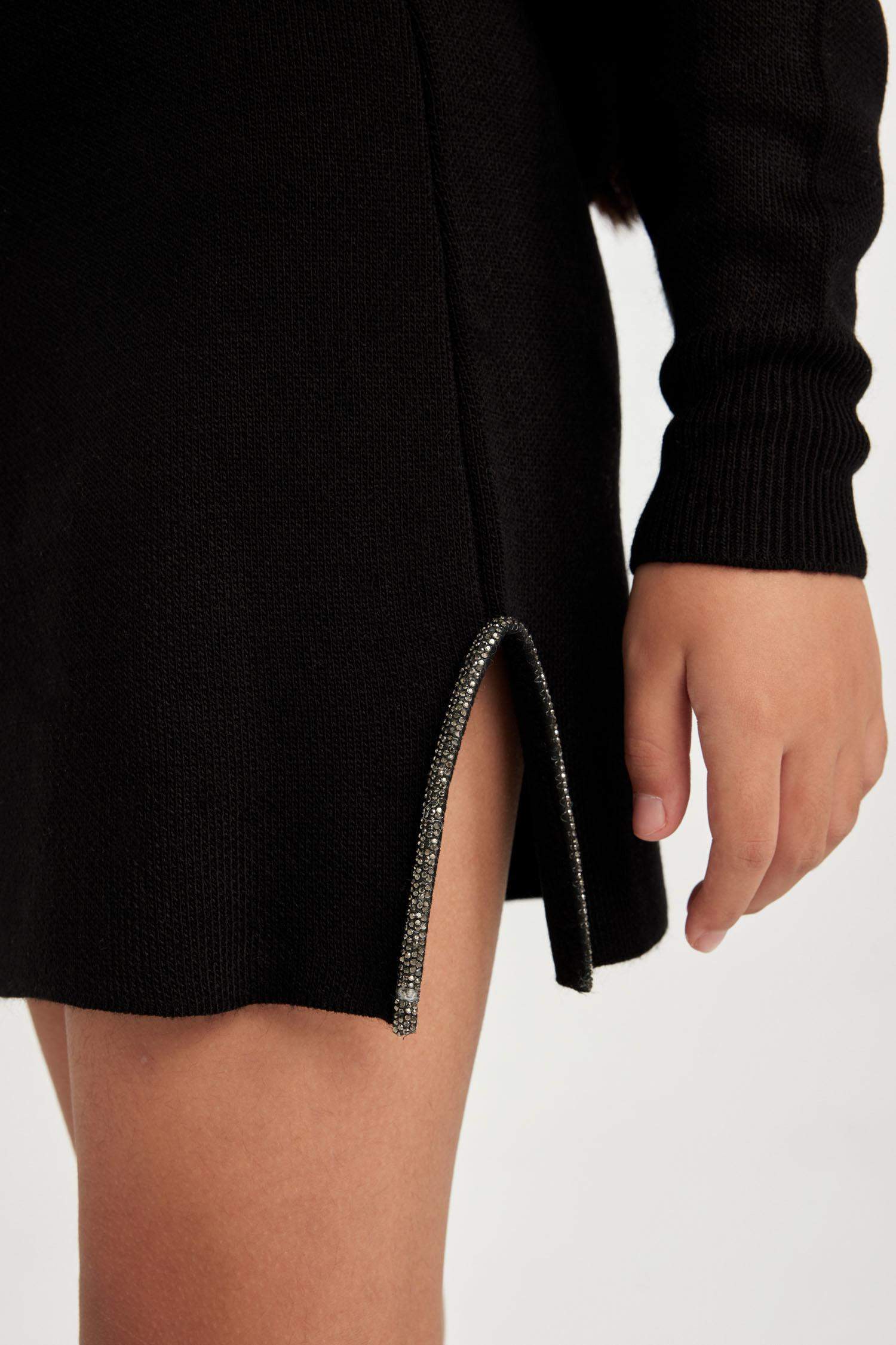 Kız Çocuk Siyah Taşlı Triko Etek