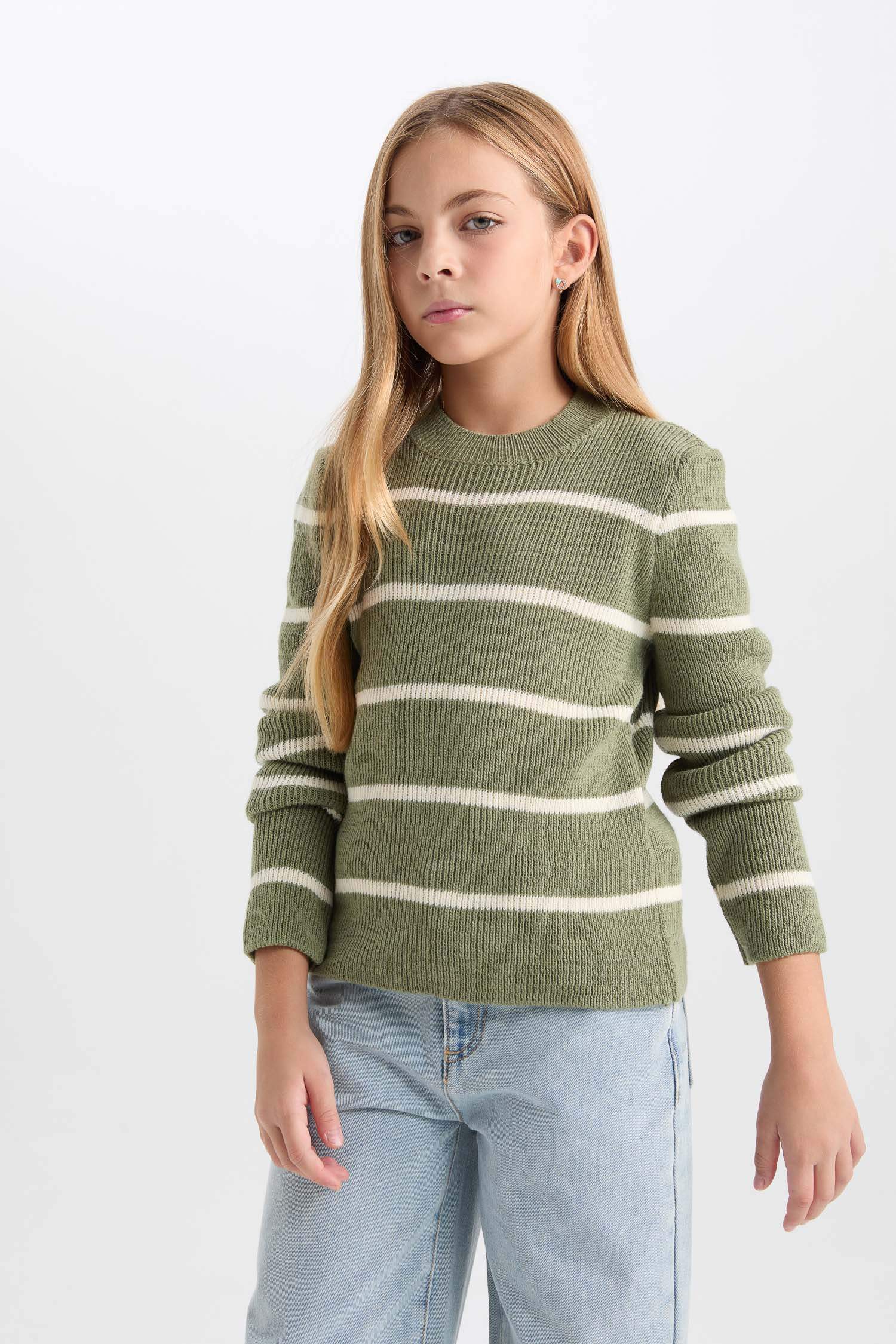 Свитер с круглым вырезом для девочек