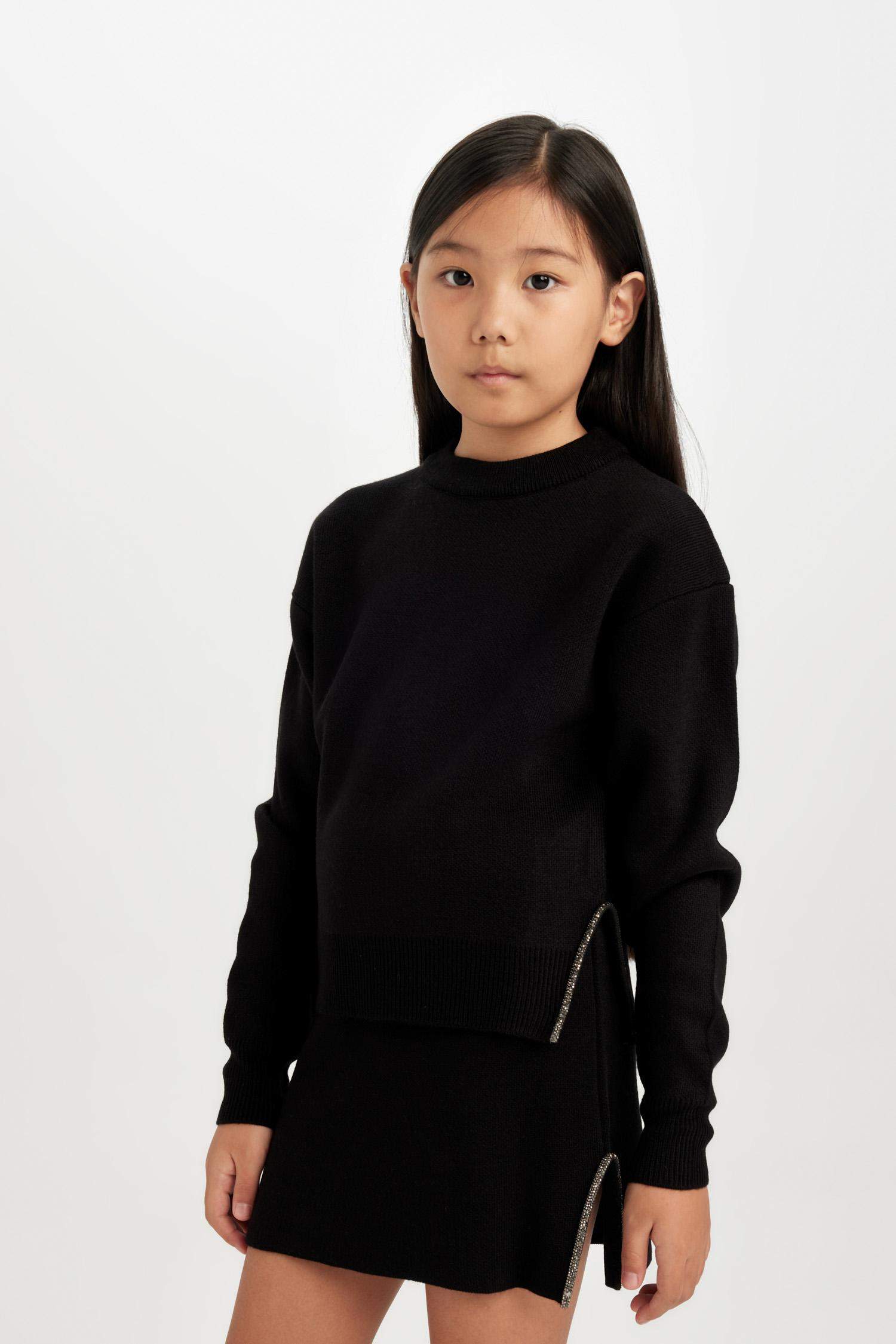 Girl Black Crew Neck Slit Knitted Pullover