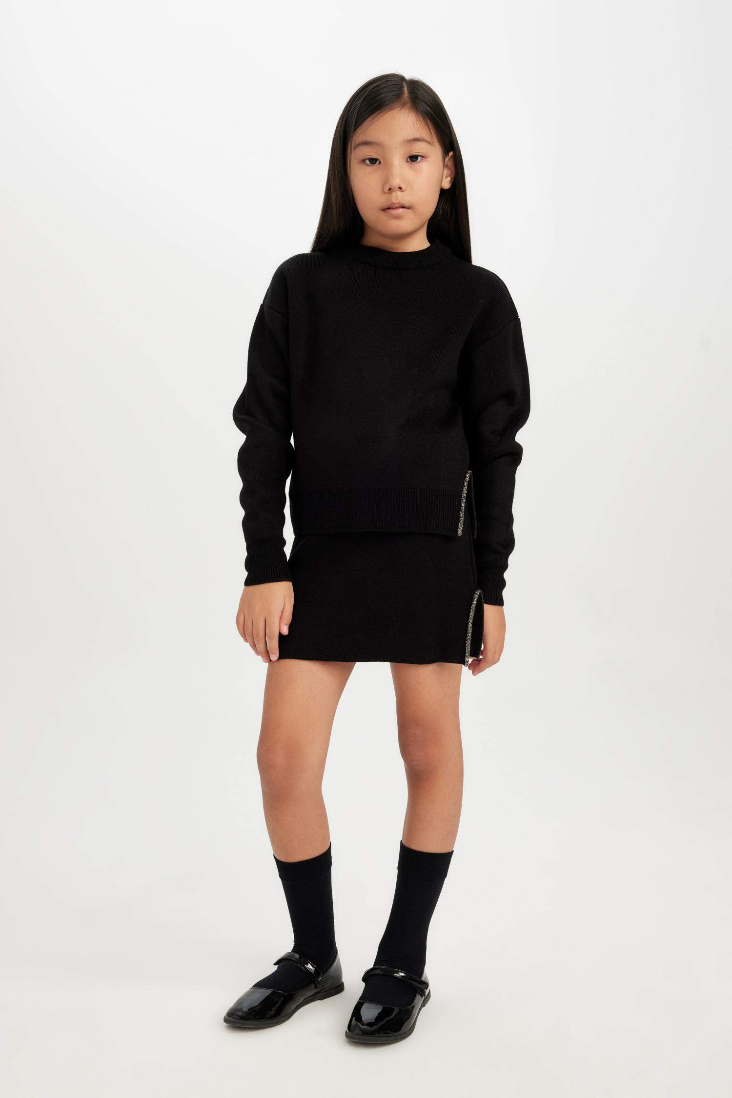Girl Black Crew Neck Slit Knitted Pullover