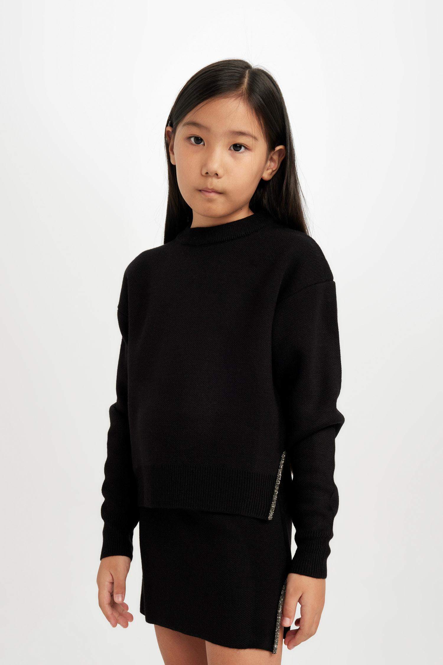 Girl Black Crew Neck Slit Knitted Pullover