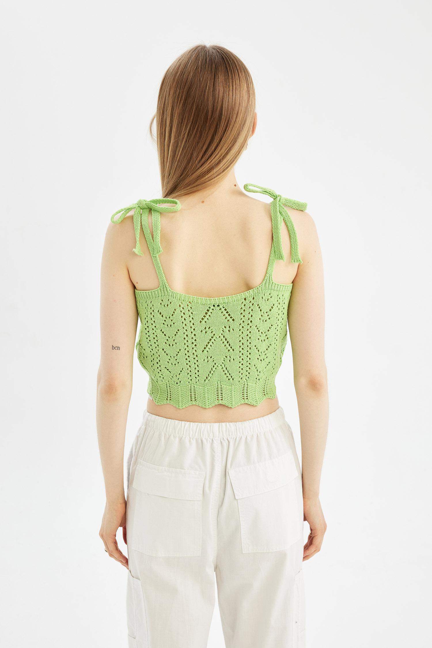 Slim Fit Square Collar Strap Crochet Crop Top