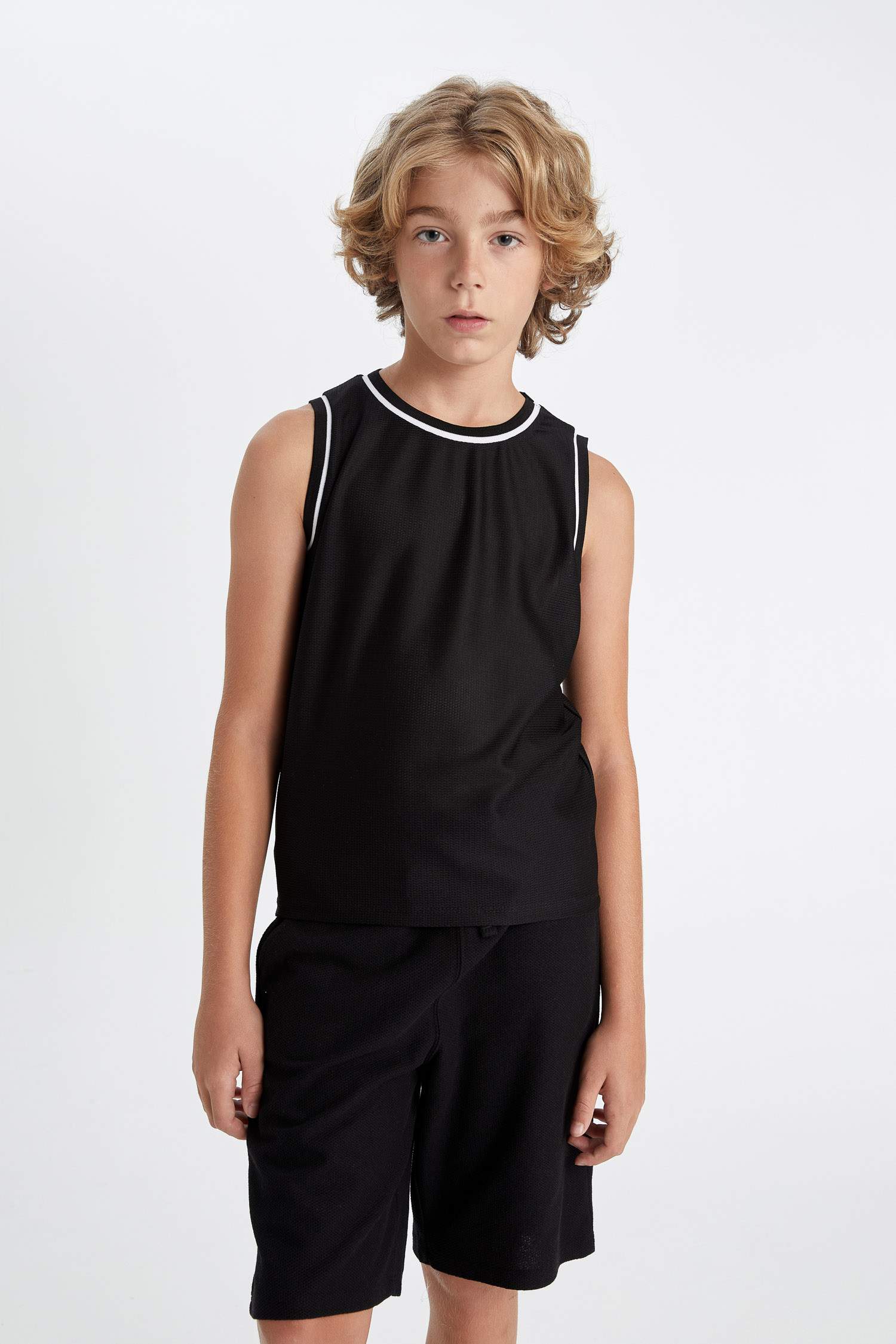 Boy Crew Neck Sleevless T-Shirt