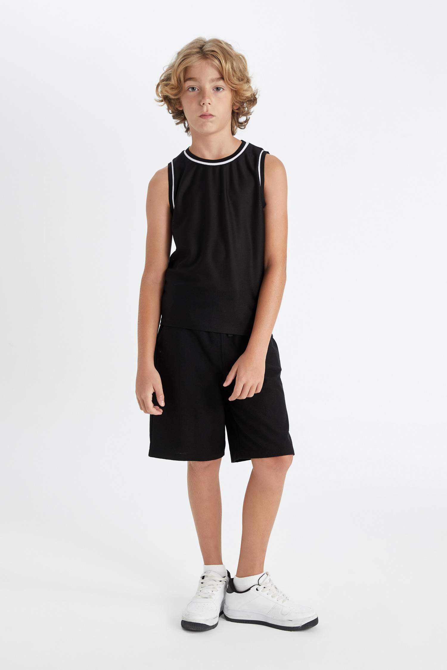 Boy Crew Neck Sleevless T-Shirt