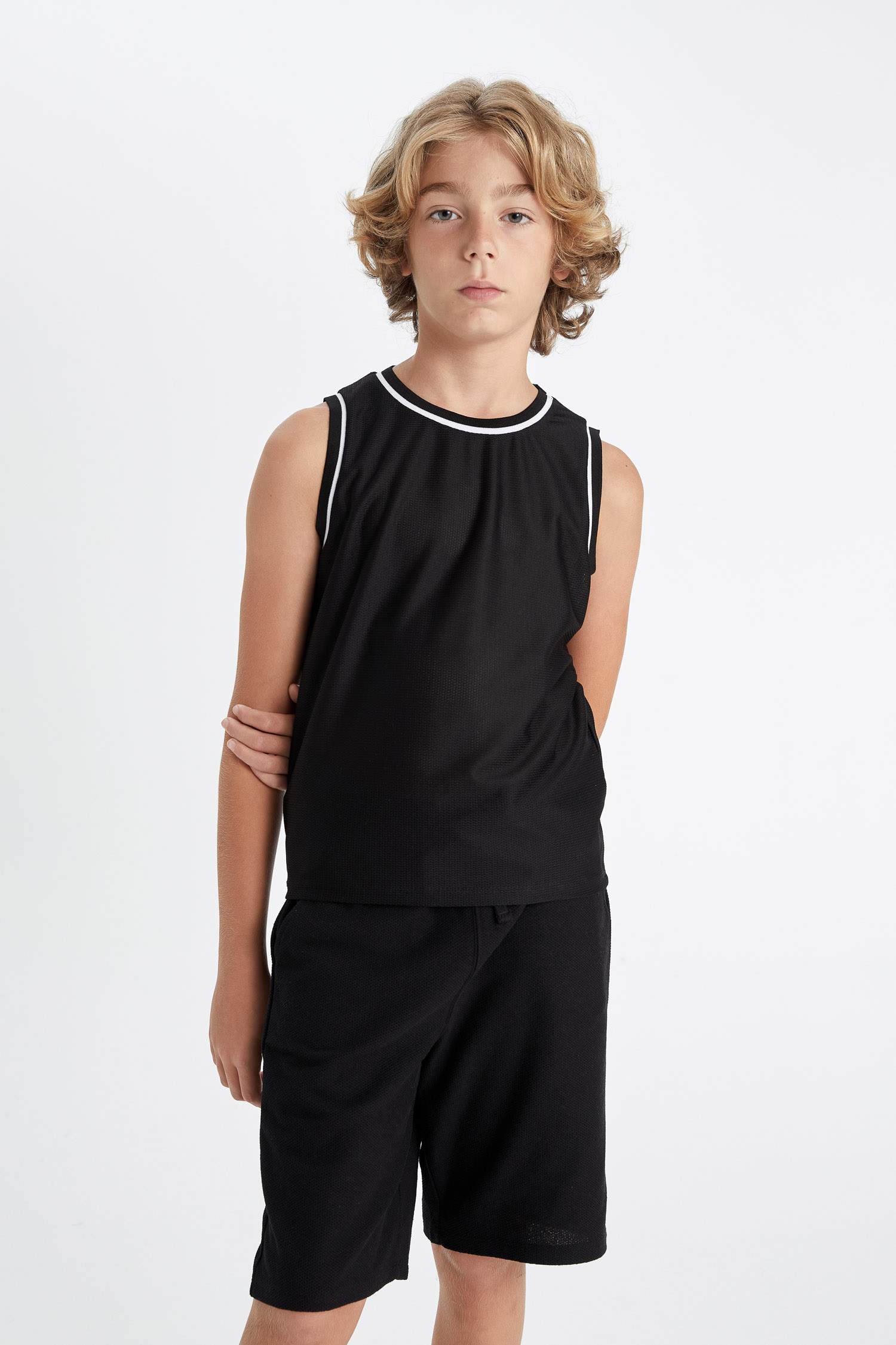 Boy Crew Neck Sleevless T-Shirt