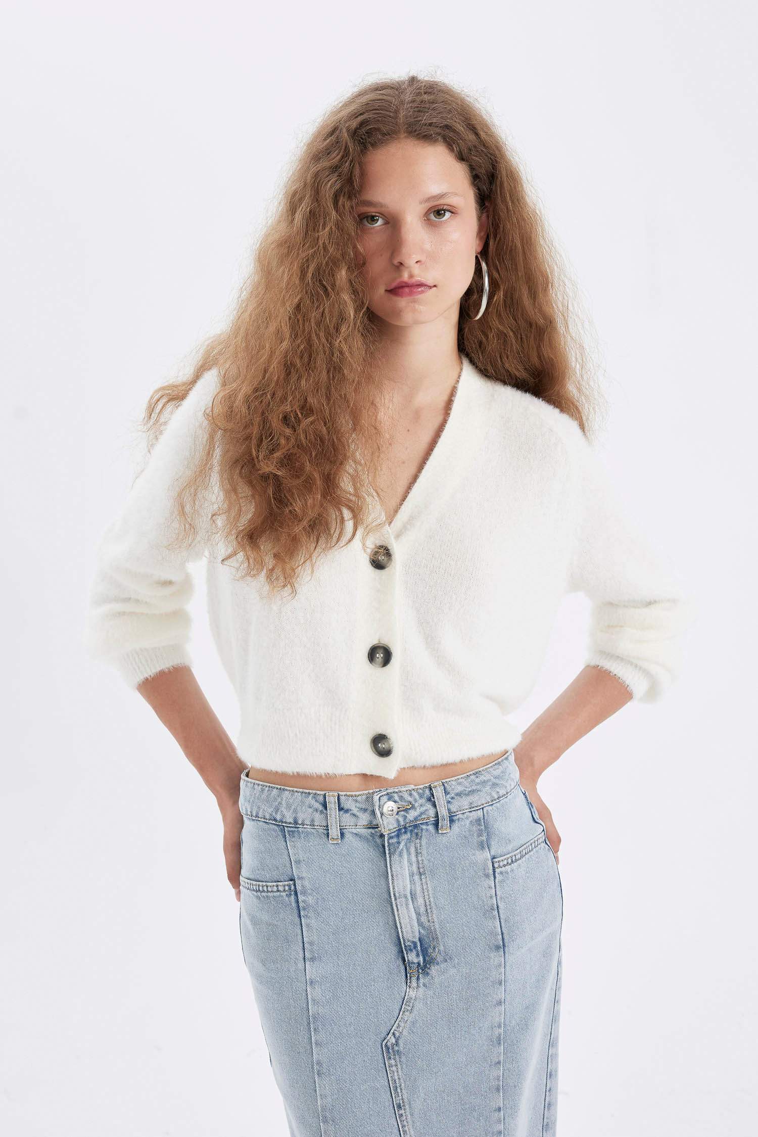 Oversize Geniş Kalıp V Yaka Basic Düz Düğmeli Triko Hırka