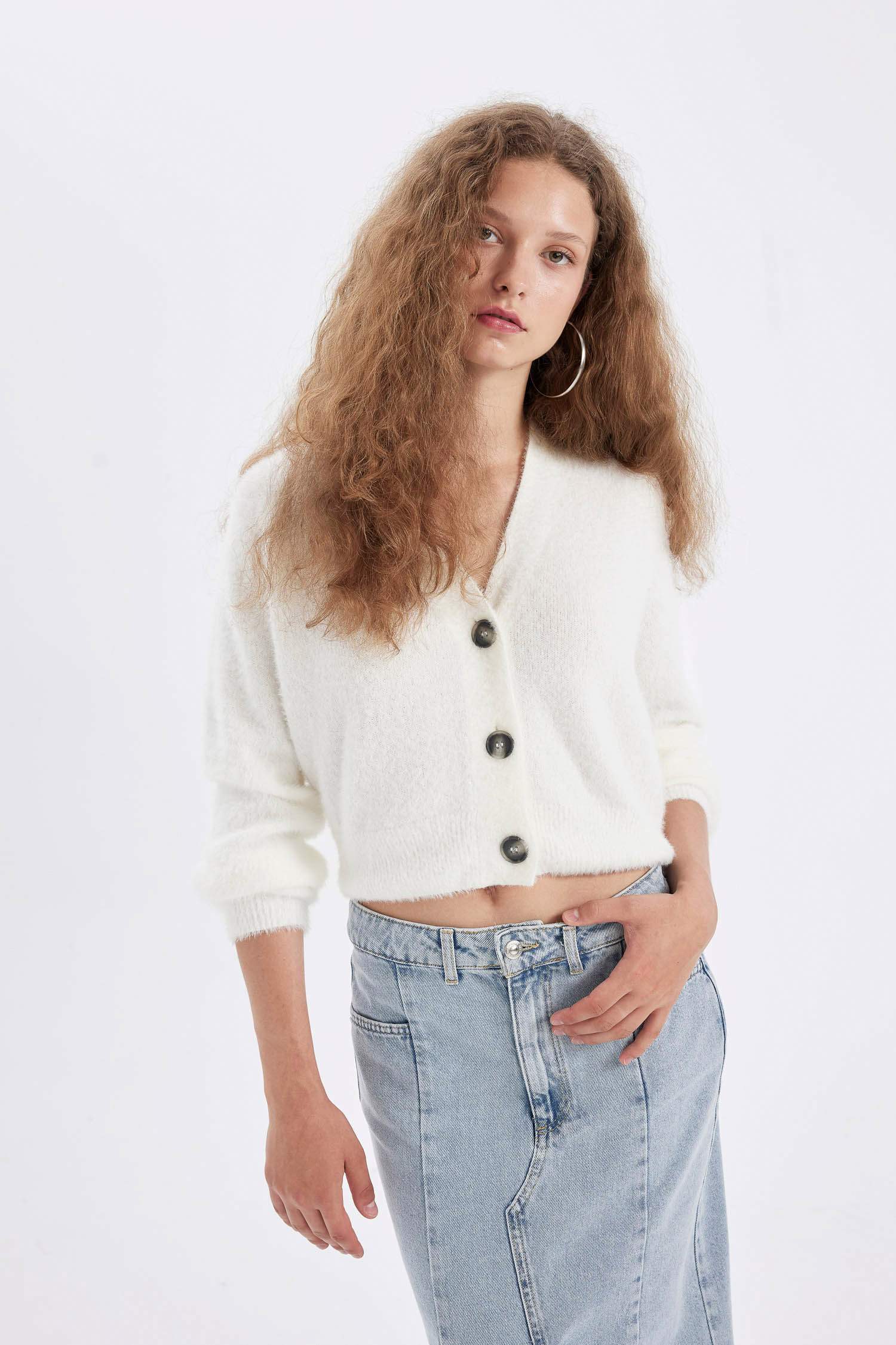 Oversize Geniş Kalıp V Yaka Basic Düz Düğmeli Triko Hırka