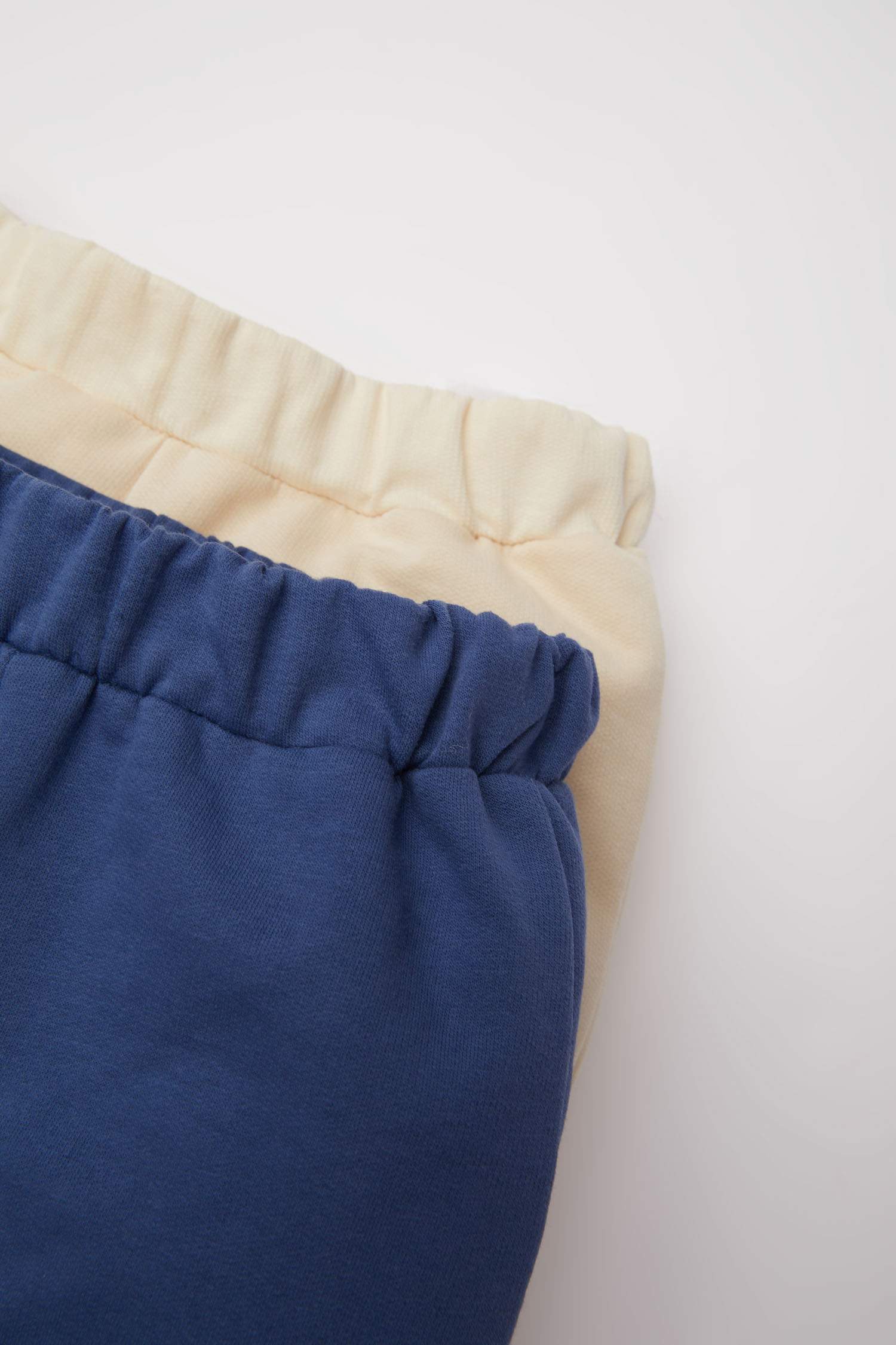 2 piece Regular Fit Printed Elastic Band Trousers