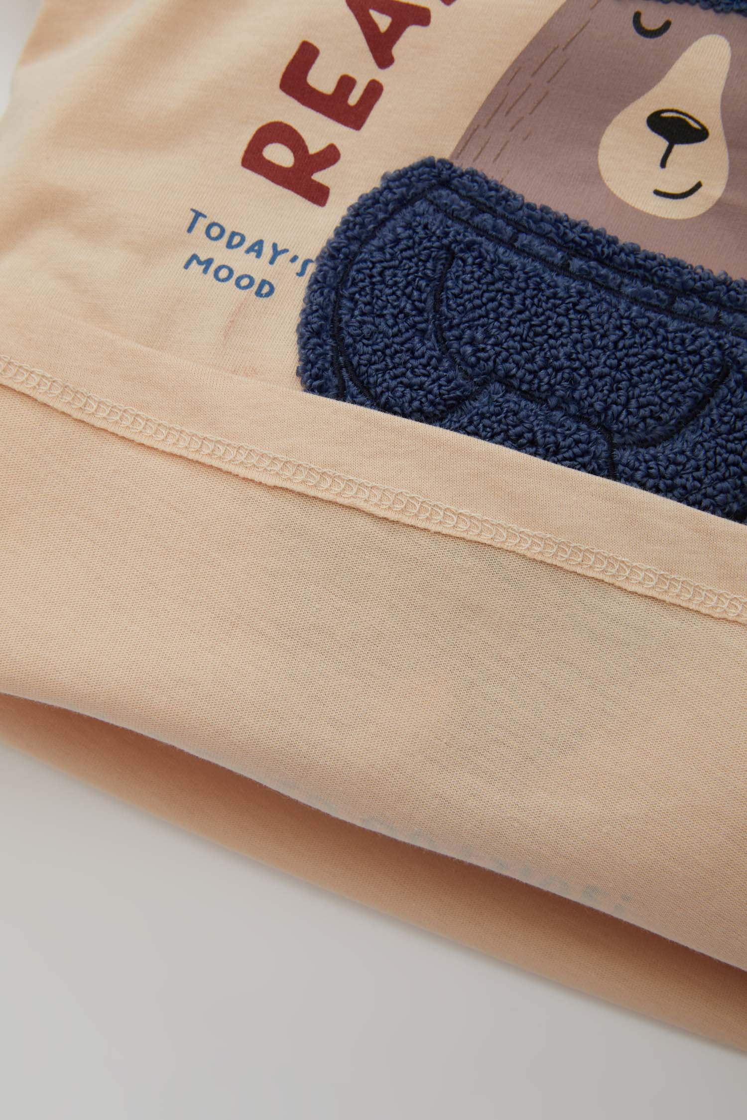 تيشيرت بيبي اولادي بطبعة شعار وقصة عادية