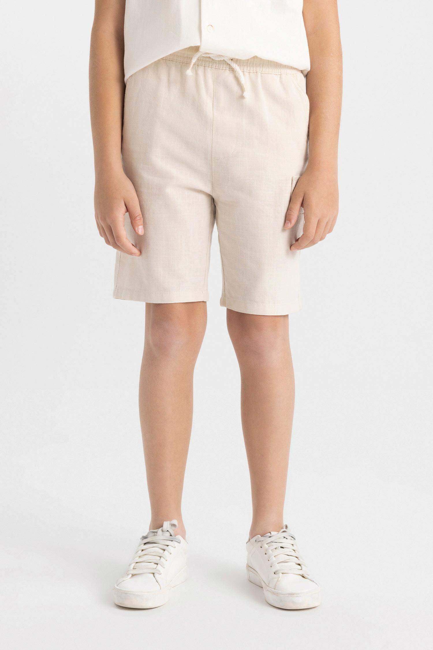 شورت ولادي ذو مظهر كتاني