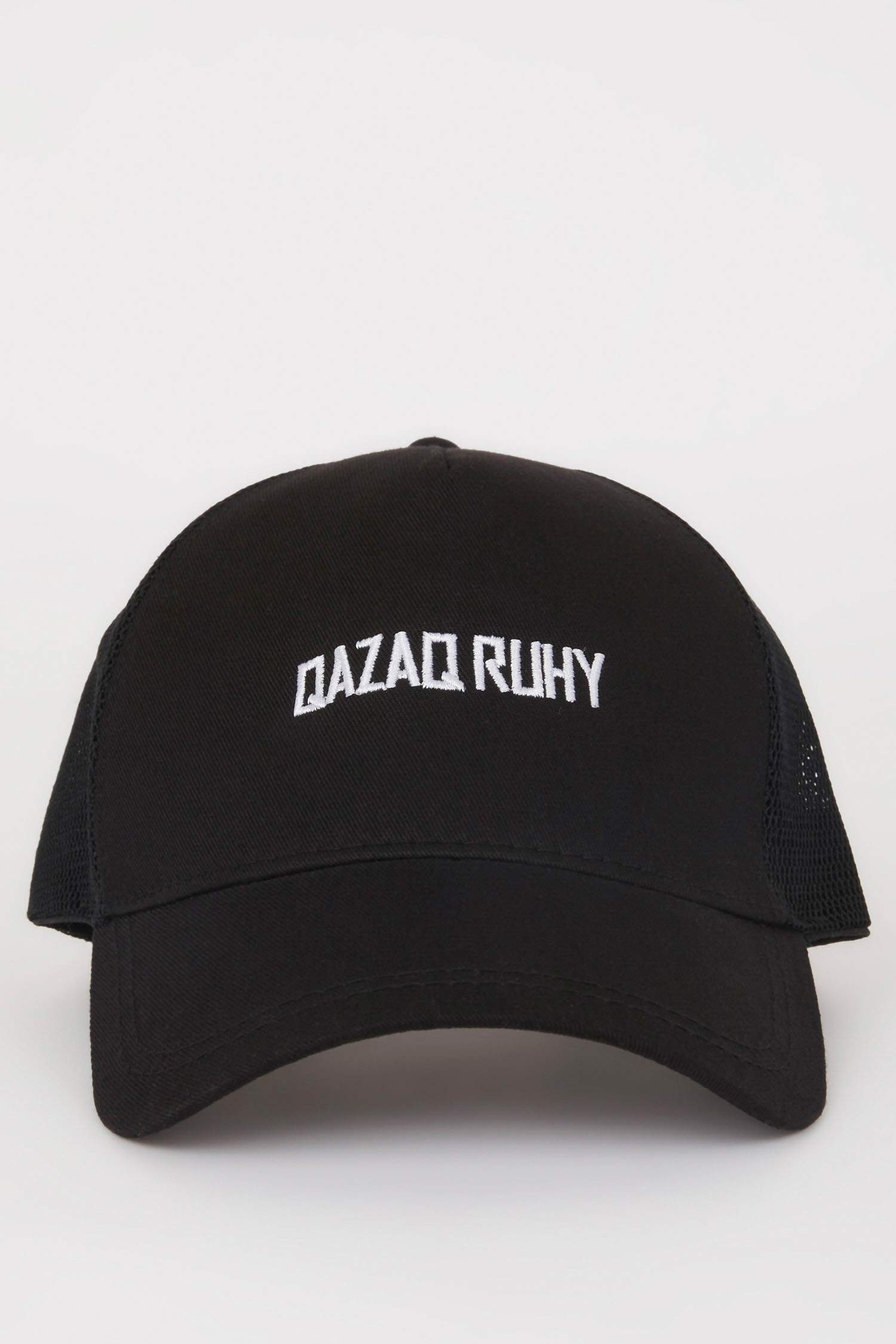 Бейсболка с вышивкой для мужчин