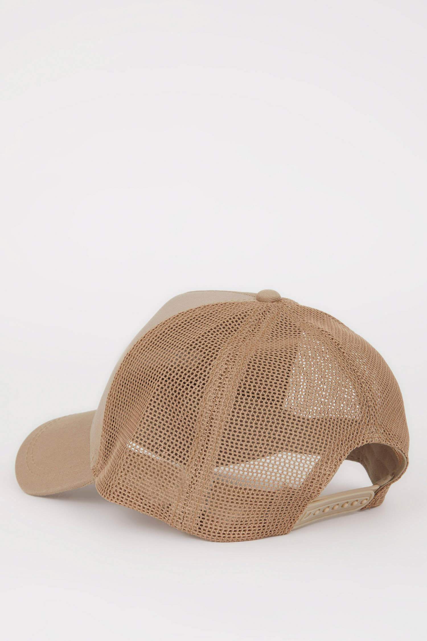 Кепкас принтом для мужчин