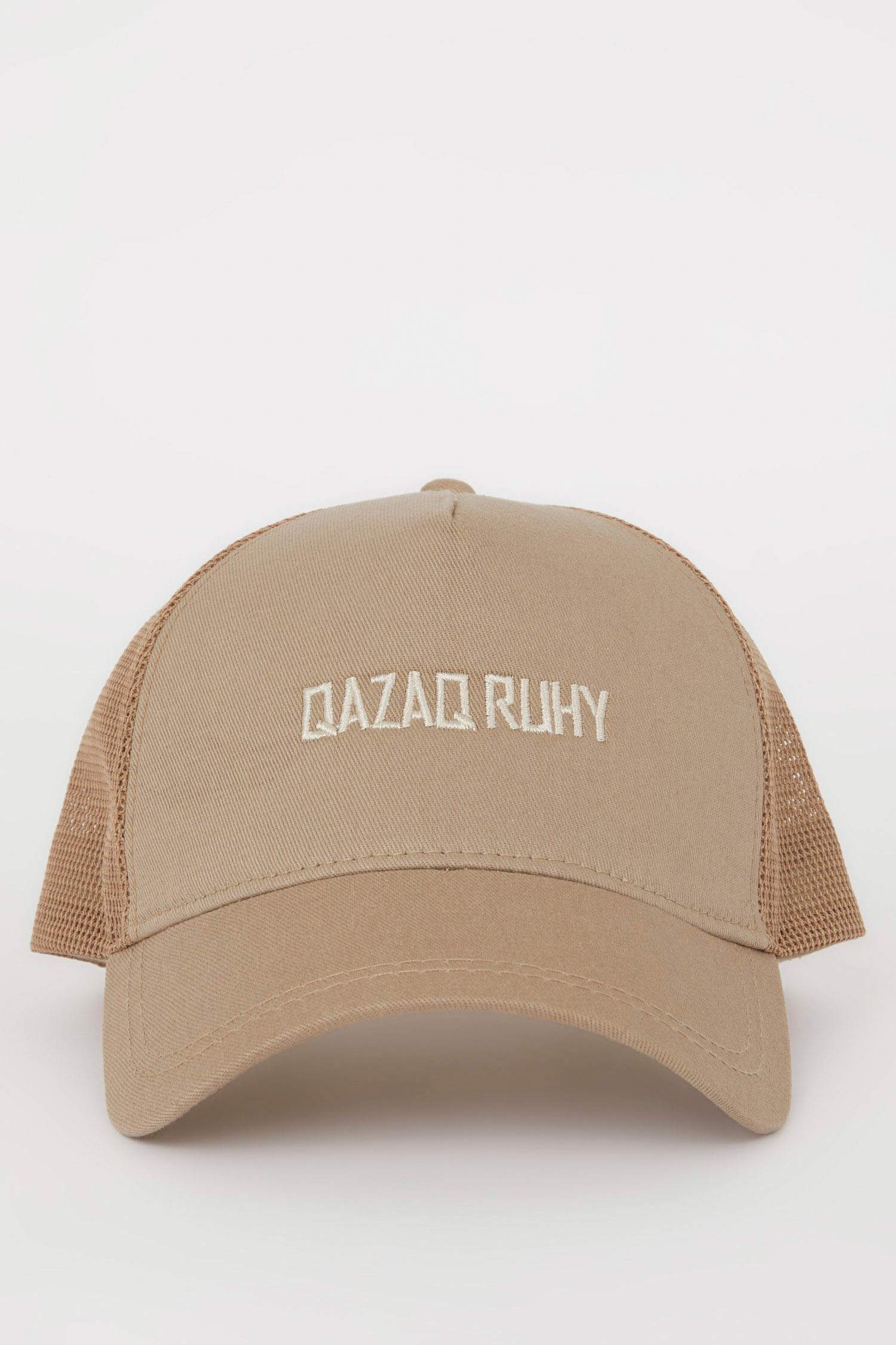 Кепкас принтом для мужчин