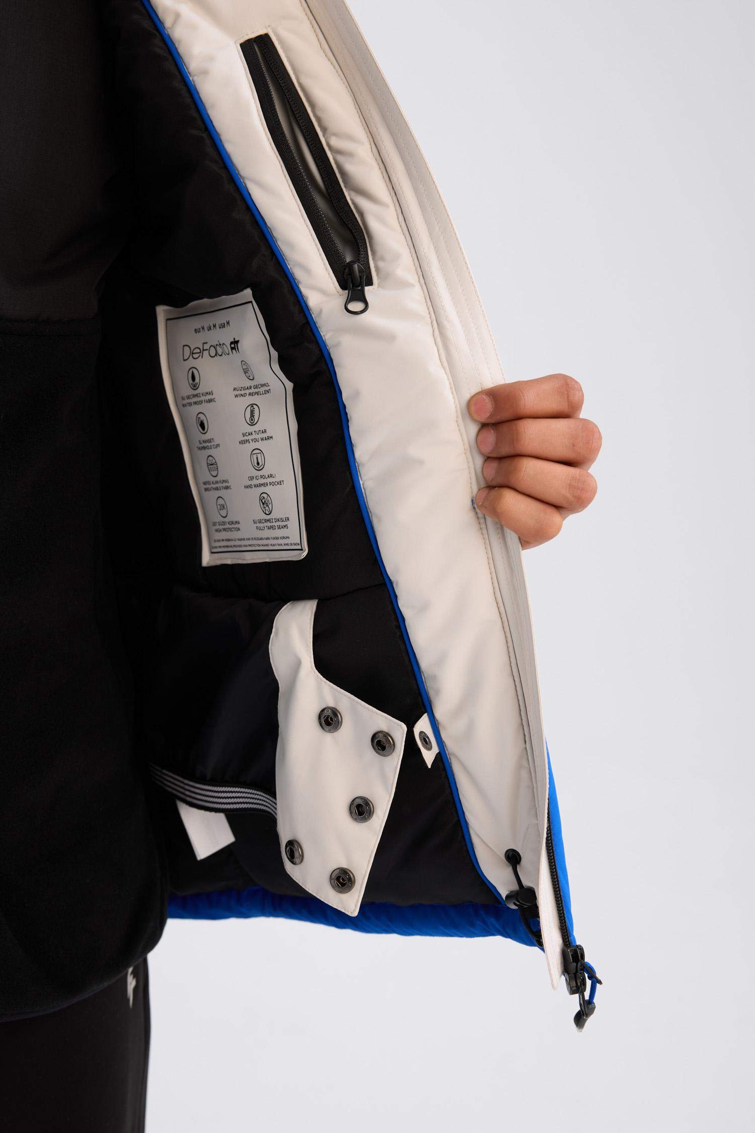 DeFactoFit Su Geçirmez Kayak Montu Su Geçirmez Kapüşonlu Fermuarlı Cepli