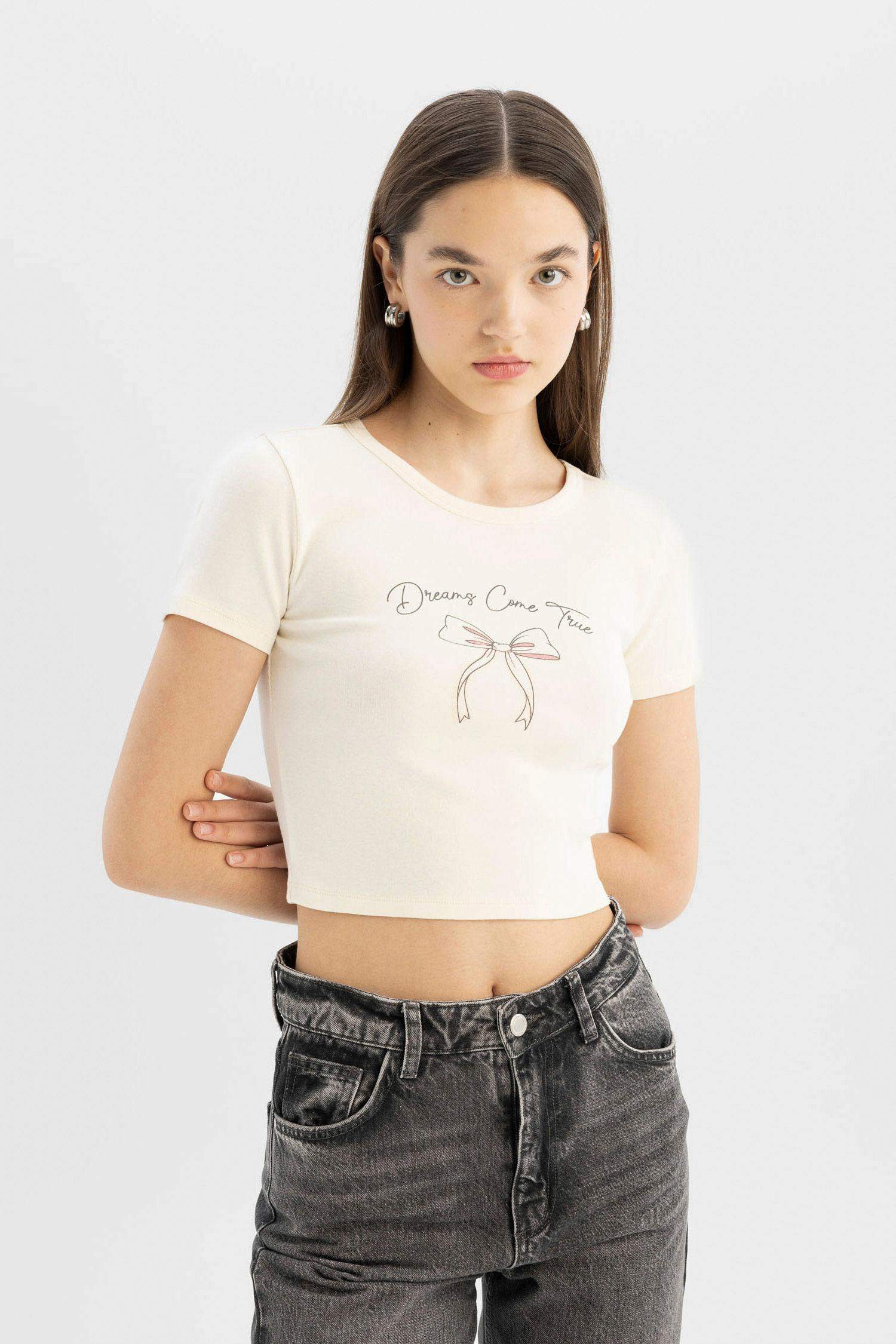 تيشيرت نص ردن مخصر بياخة مستديرة