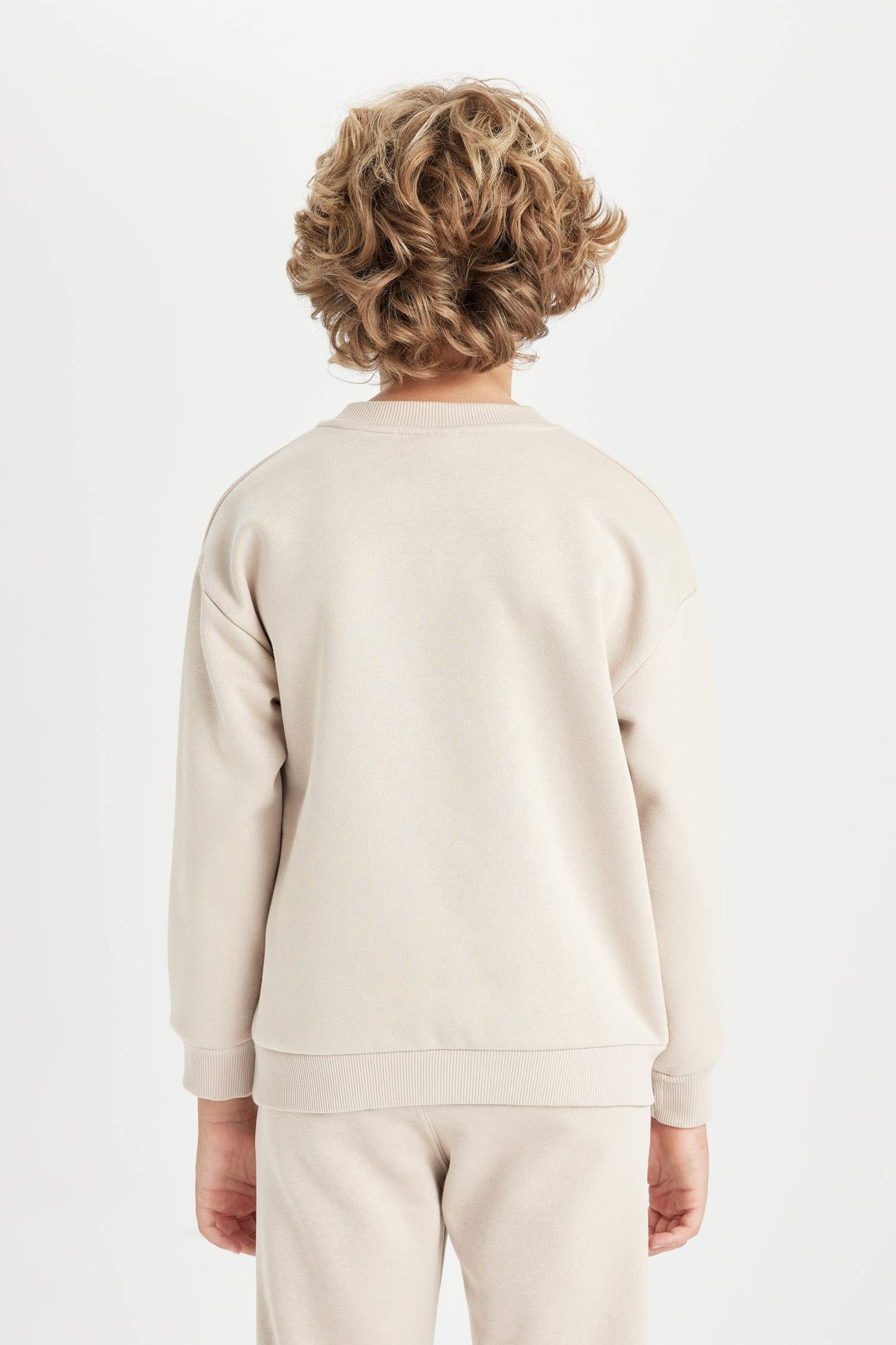 سويت شيرت ولادي للمدرسة اوفر سايز بياخة مستديرة