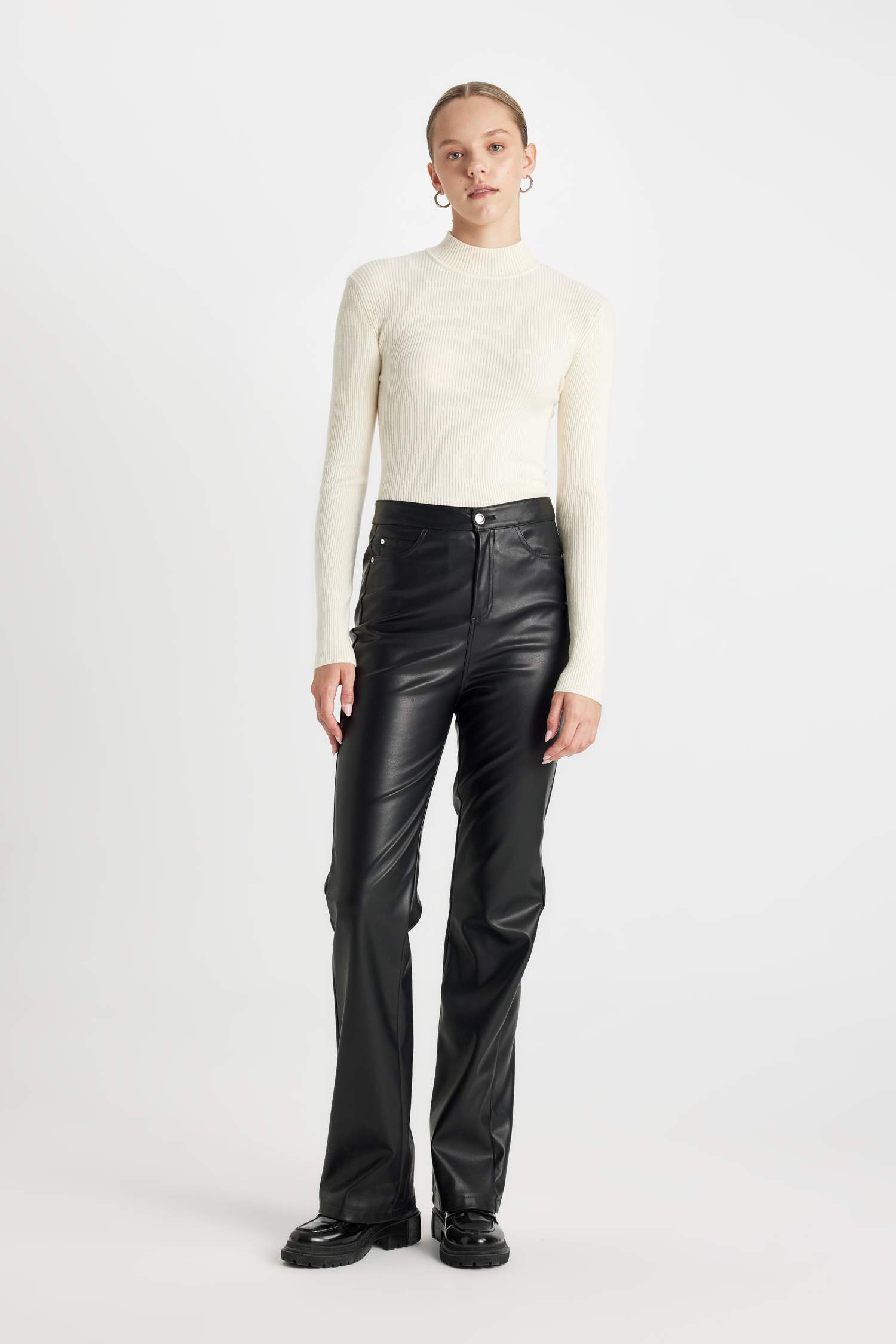 Водолазка приталенного кроя