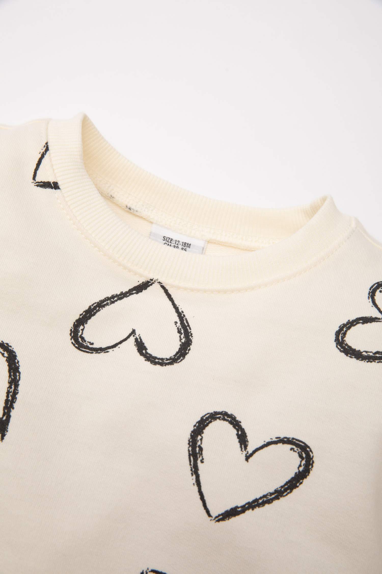 سيت بناتي سويت شيرت وبنطلون قصة عادية بطبعة قلب - قطعتين