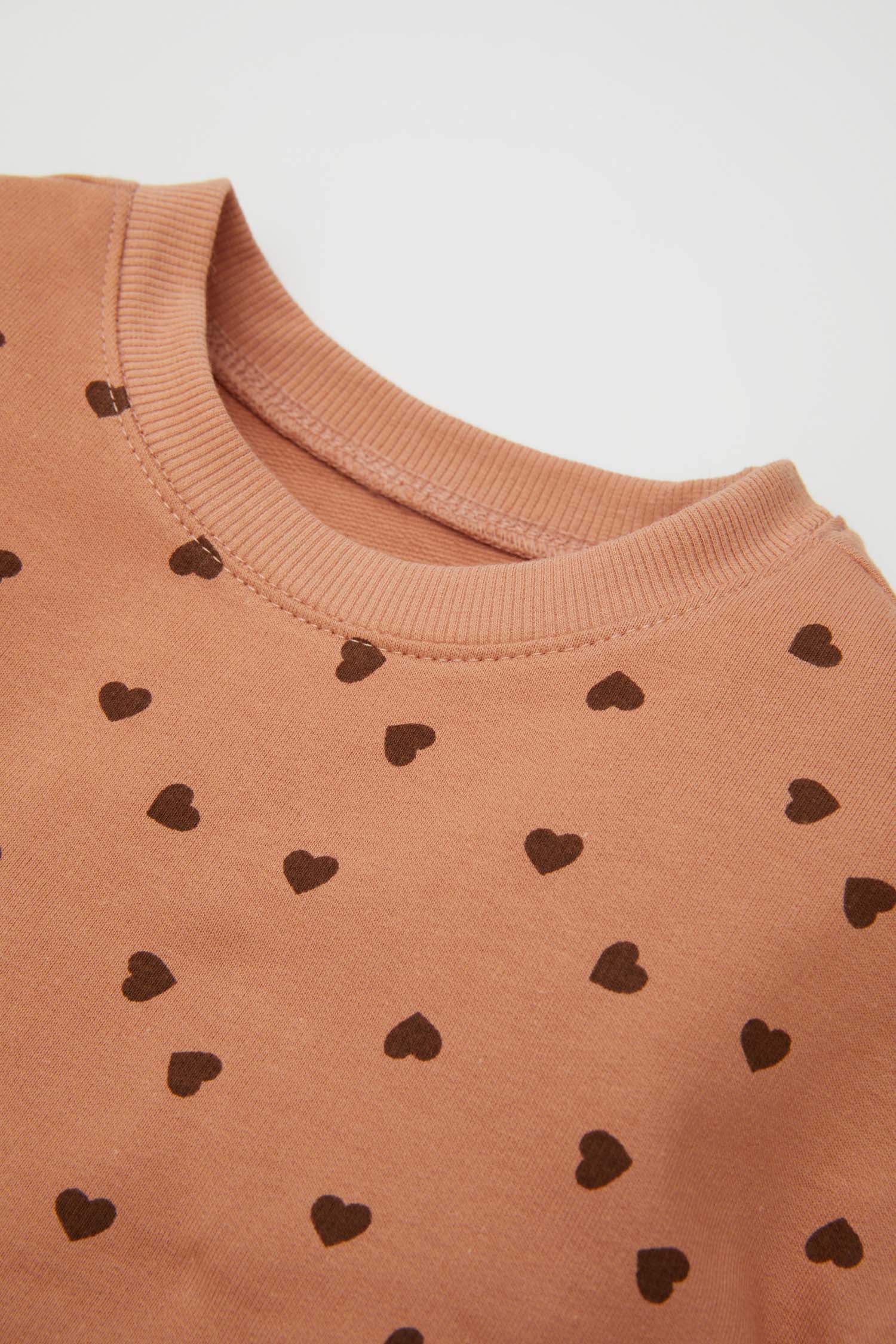 سيت بناتي قماش رقيق بطبعة قلب - قطعتين