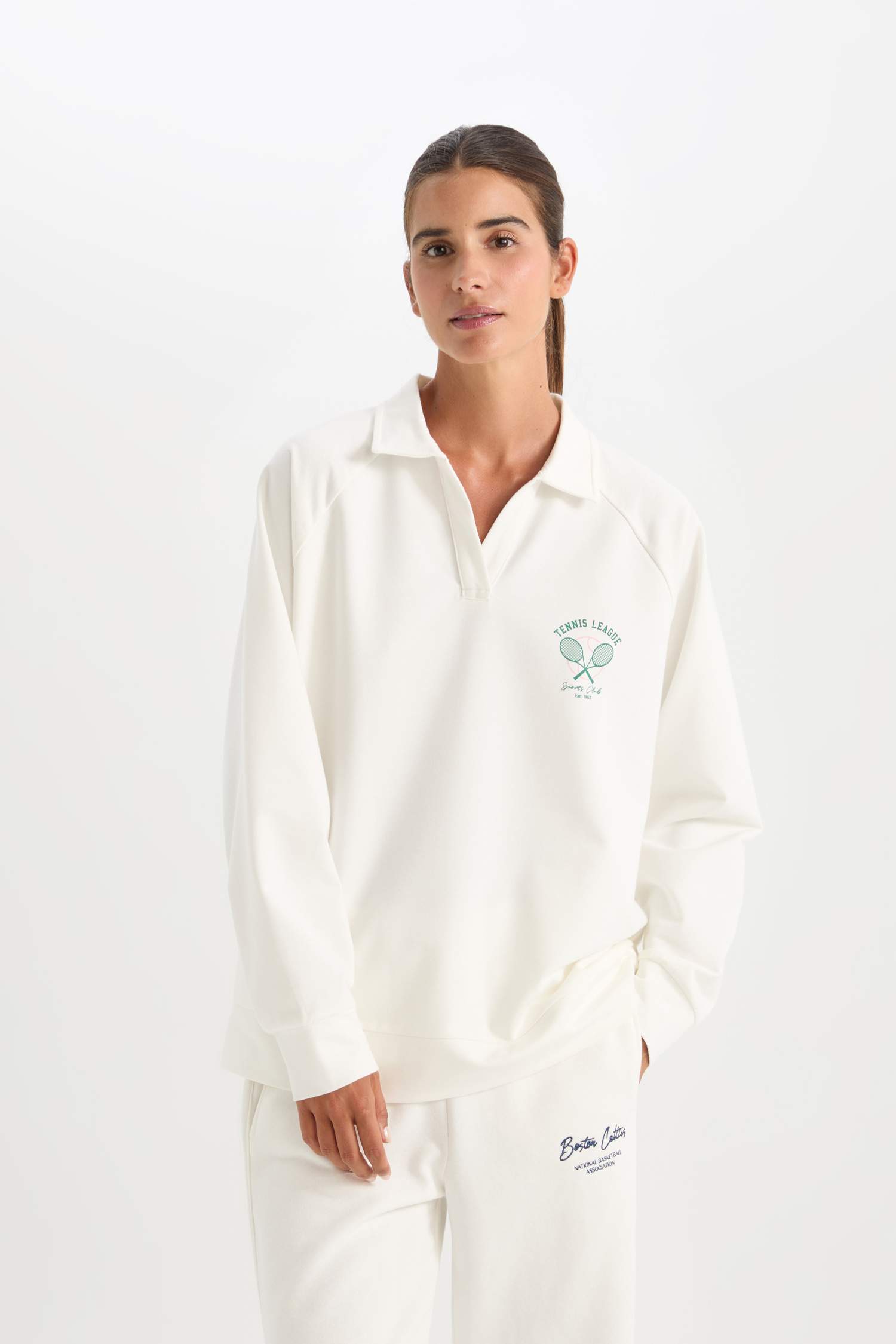 سويت شيرت رياضي اوفر سايز بياقة بولو من DeFactoFit