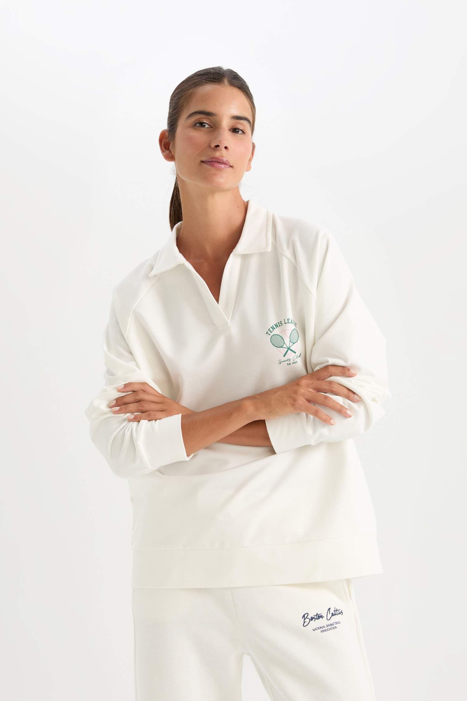 سويت شيرت رياضي اوفر سايز بياقة بولو من DeFactoFit