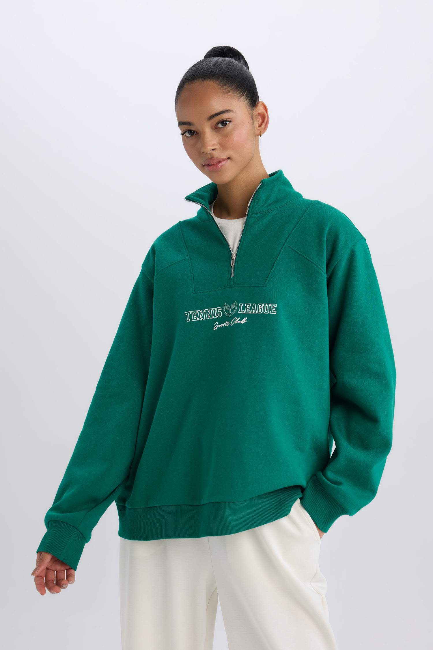 Oversize Geniş Kalıp Dik Yaka Spor Baskılı Sporcu Sweatshirt