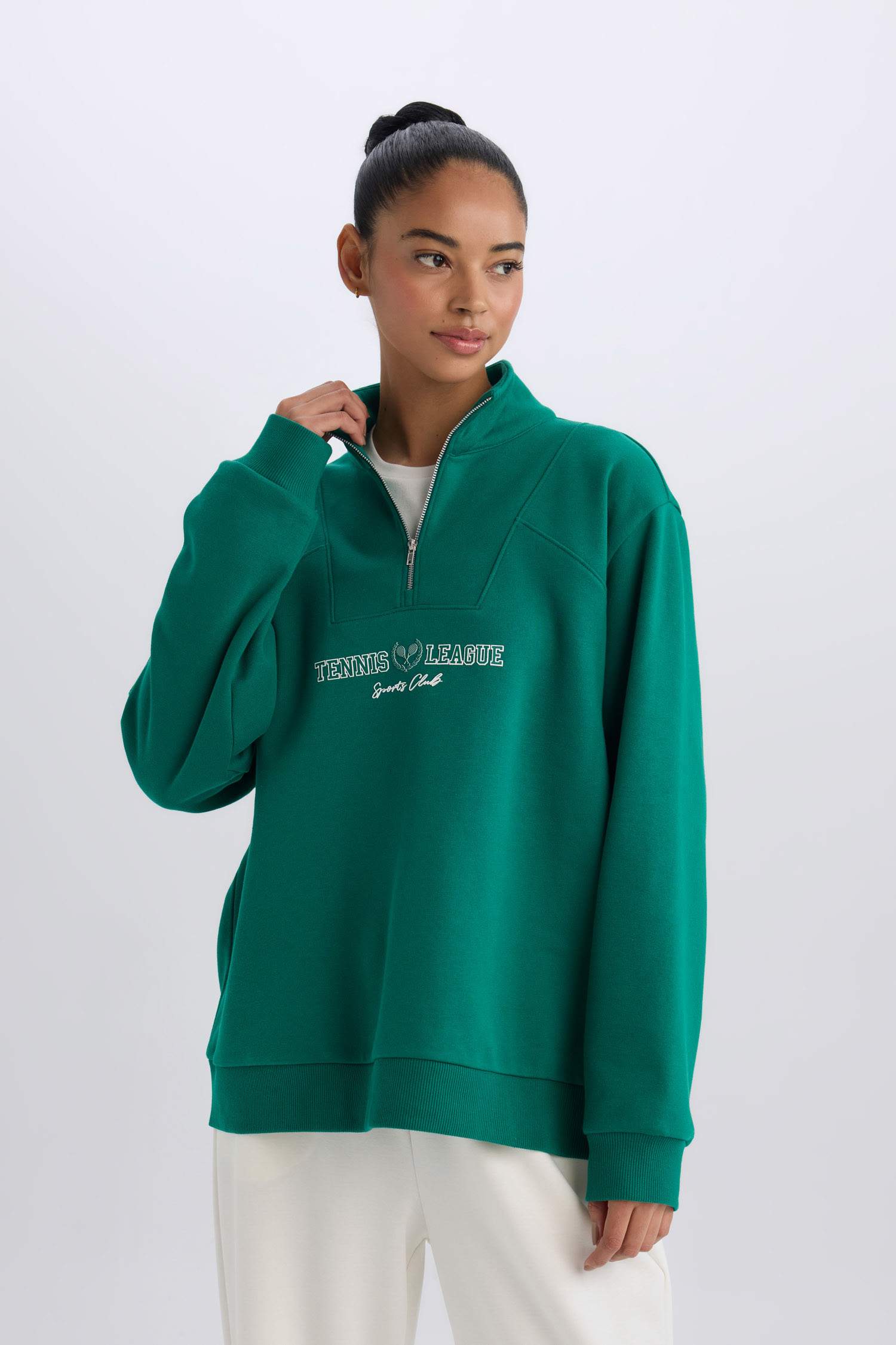 Oversize Geniş Kalıp Dik Yaka Spor Baskılı Sporcu Sweatshirt