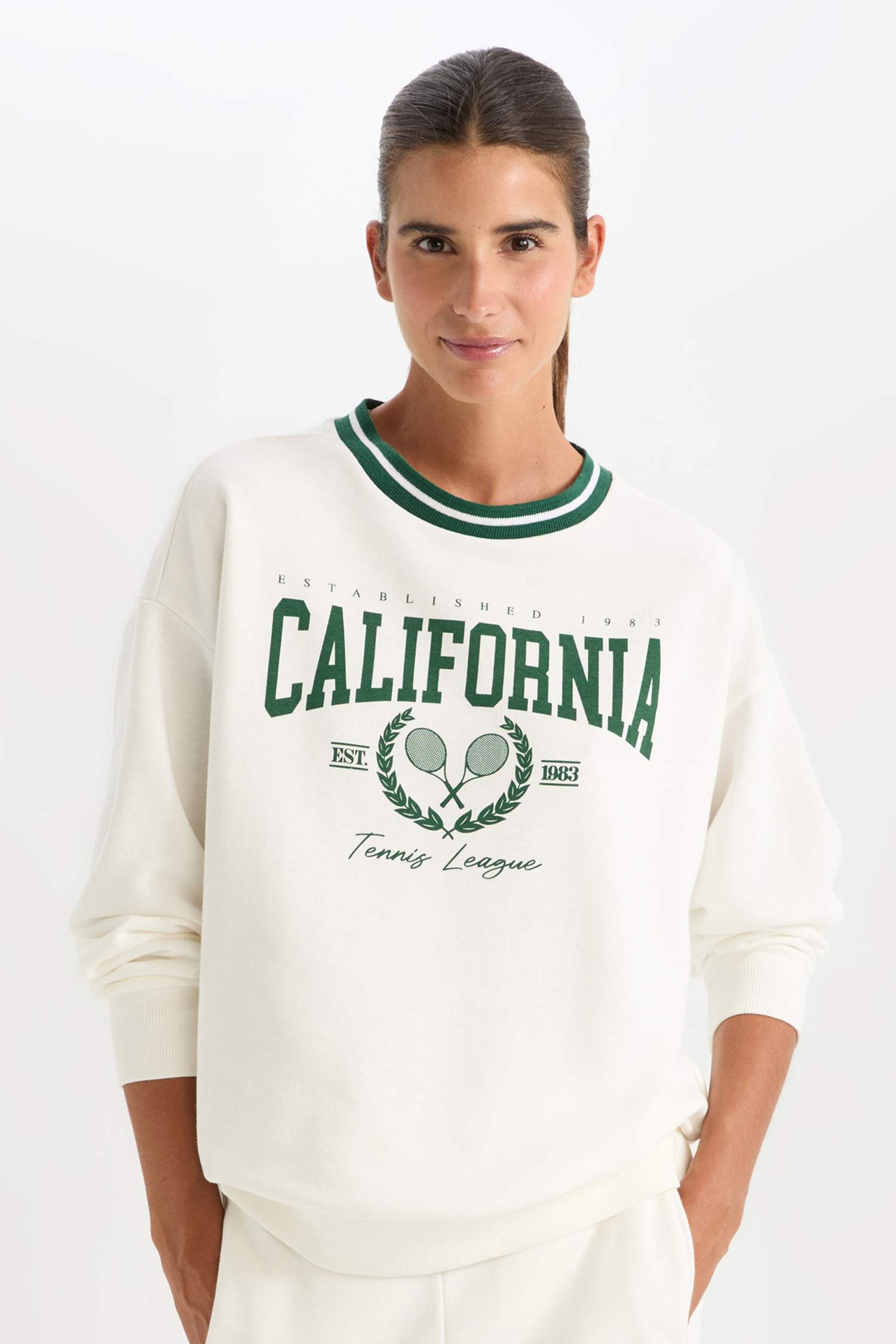 سويت شيرت رياضي اوفر سايز بياخة مستديرة من DeFactoFit