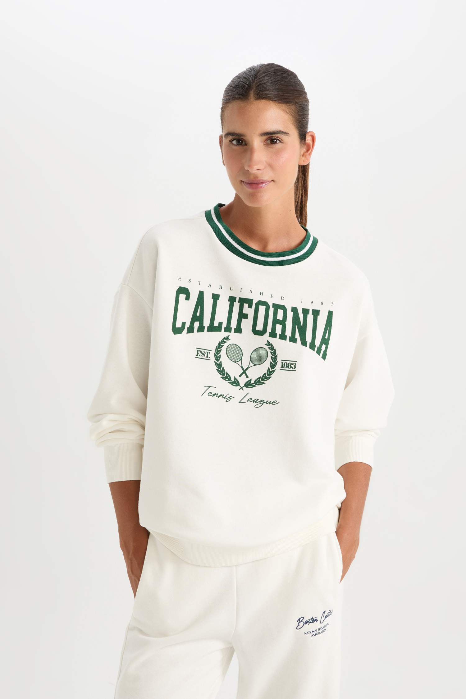 سويت شيرت رياضي اوفر سايز بياخة مستديرة من DeFactoFit